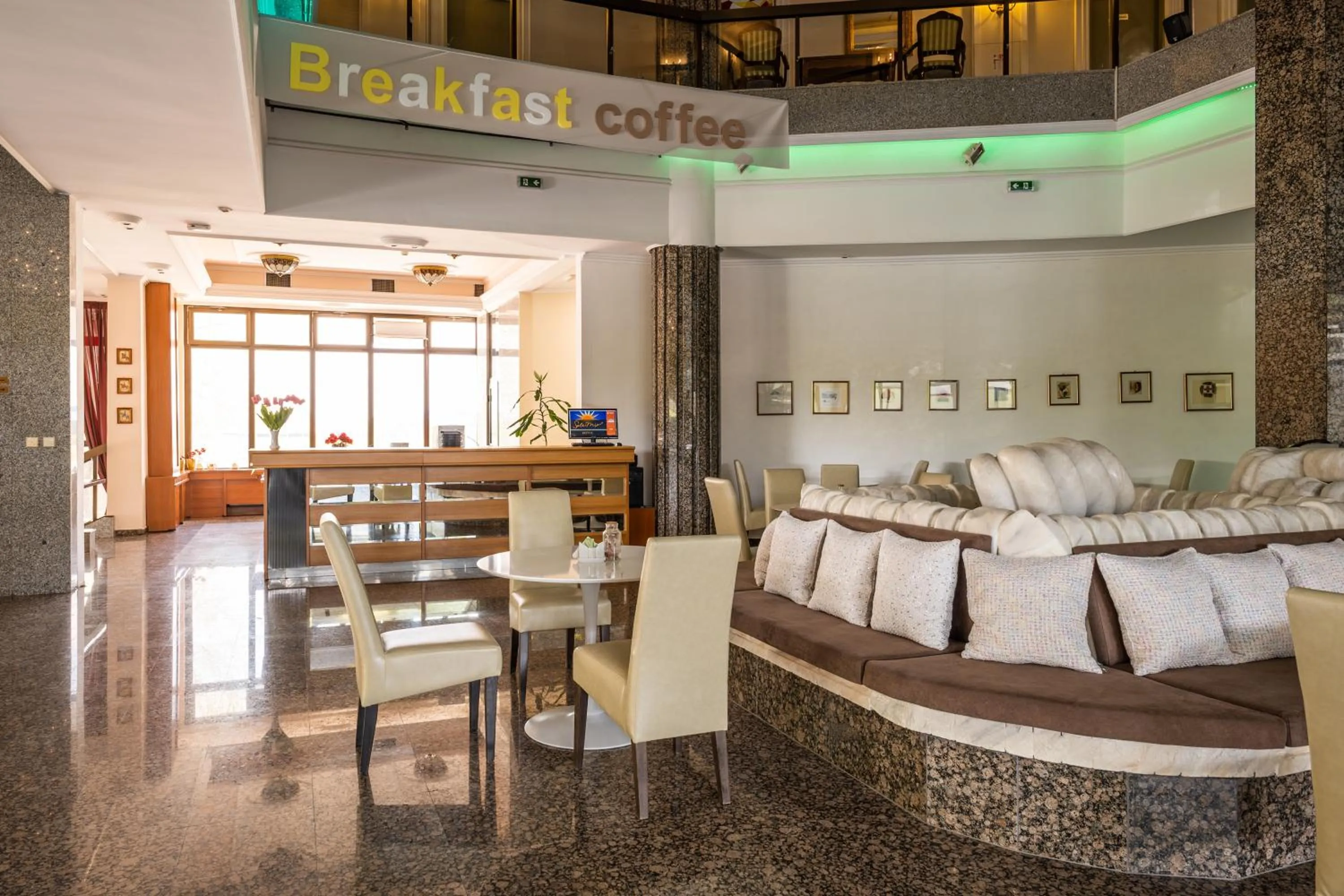 Restaurant/places to eat in Sole Mio Wellness & SPA