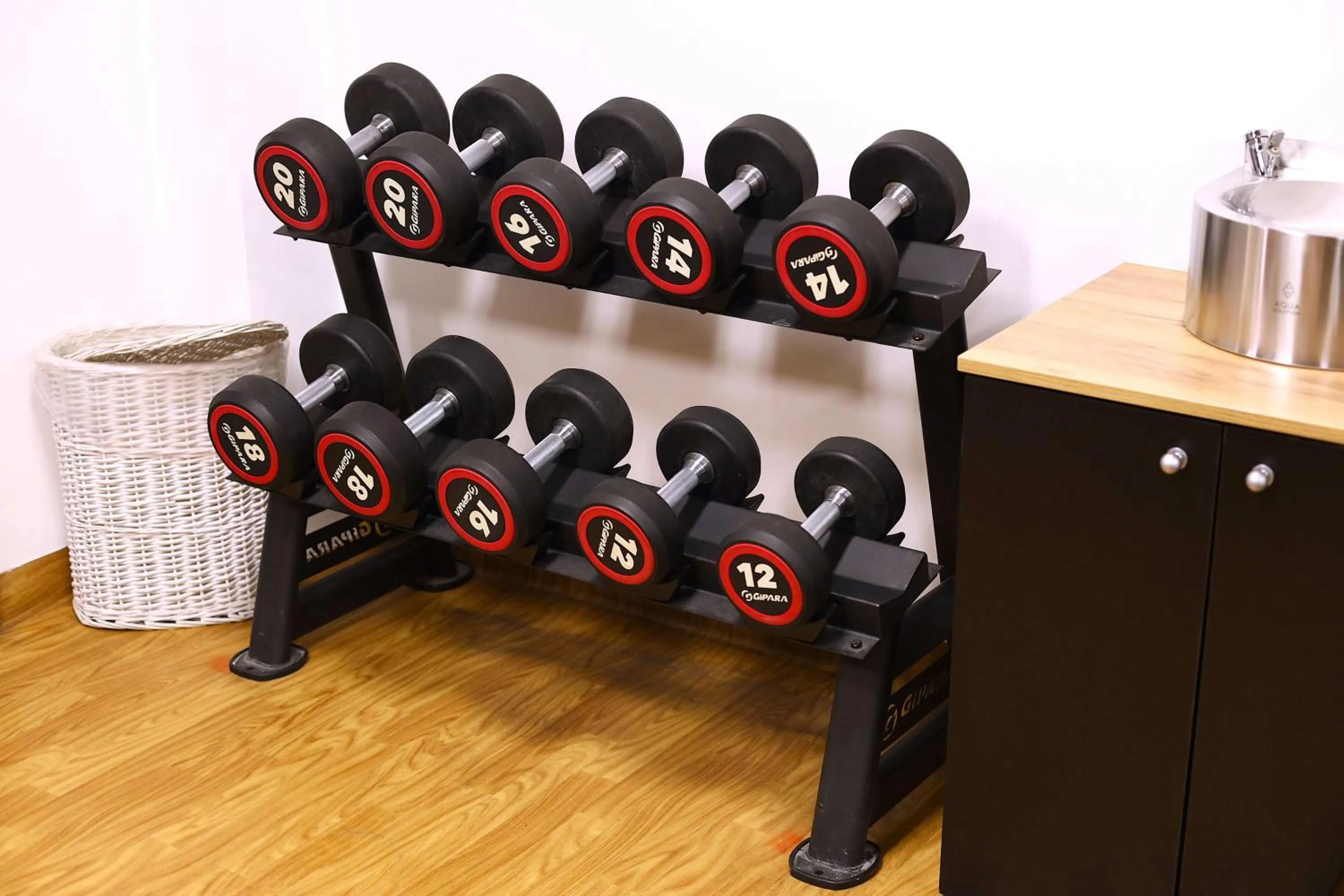 Fitness centre/facilities in Park Inn by Radisson Poznan