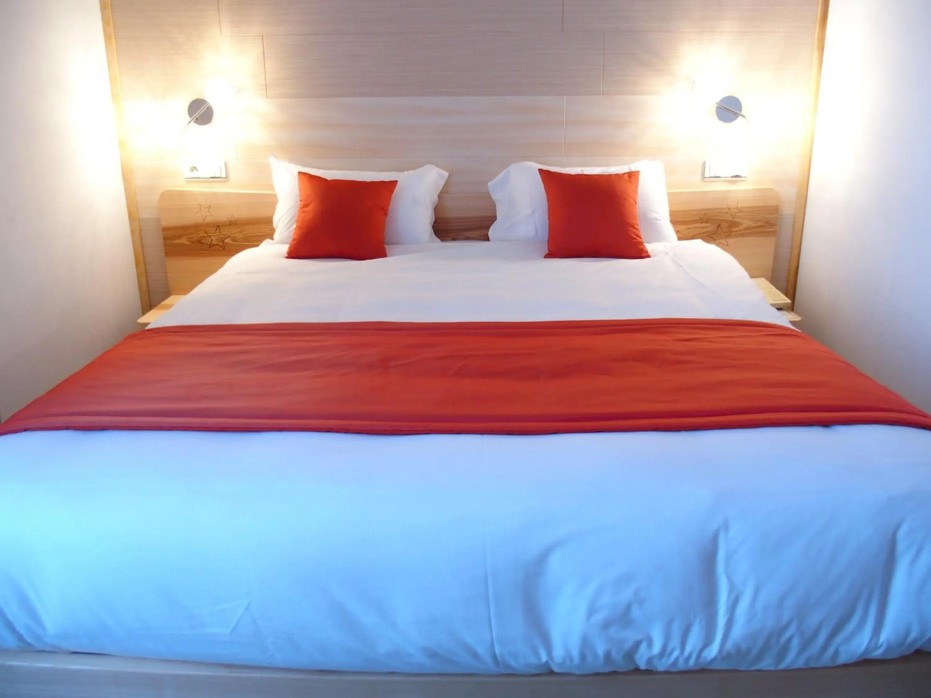 Superior Double Room in Logis Hôtel Restaurant Hostellerie de l'Étoile Superior Double Room in Logis Hôtel Restaurant Hostellerie de l'Étoile