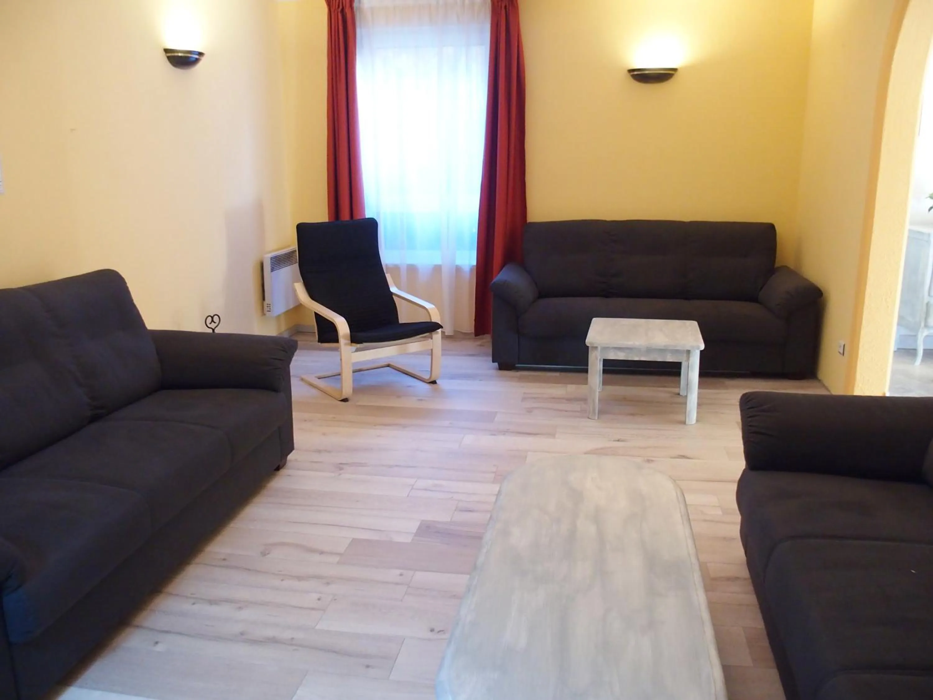 Living room in Logis Hôtel Restaurant Hostellerie de l'Étoile