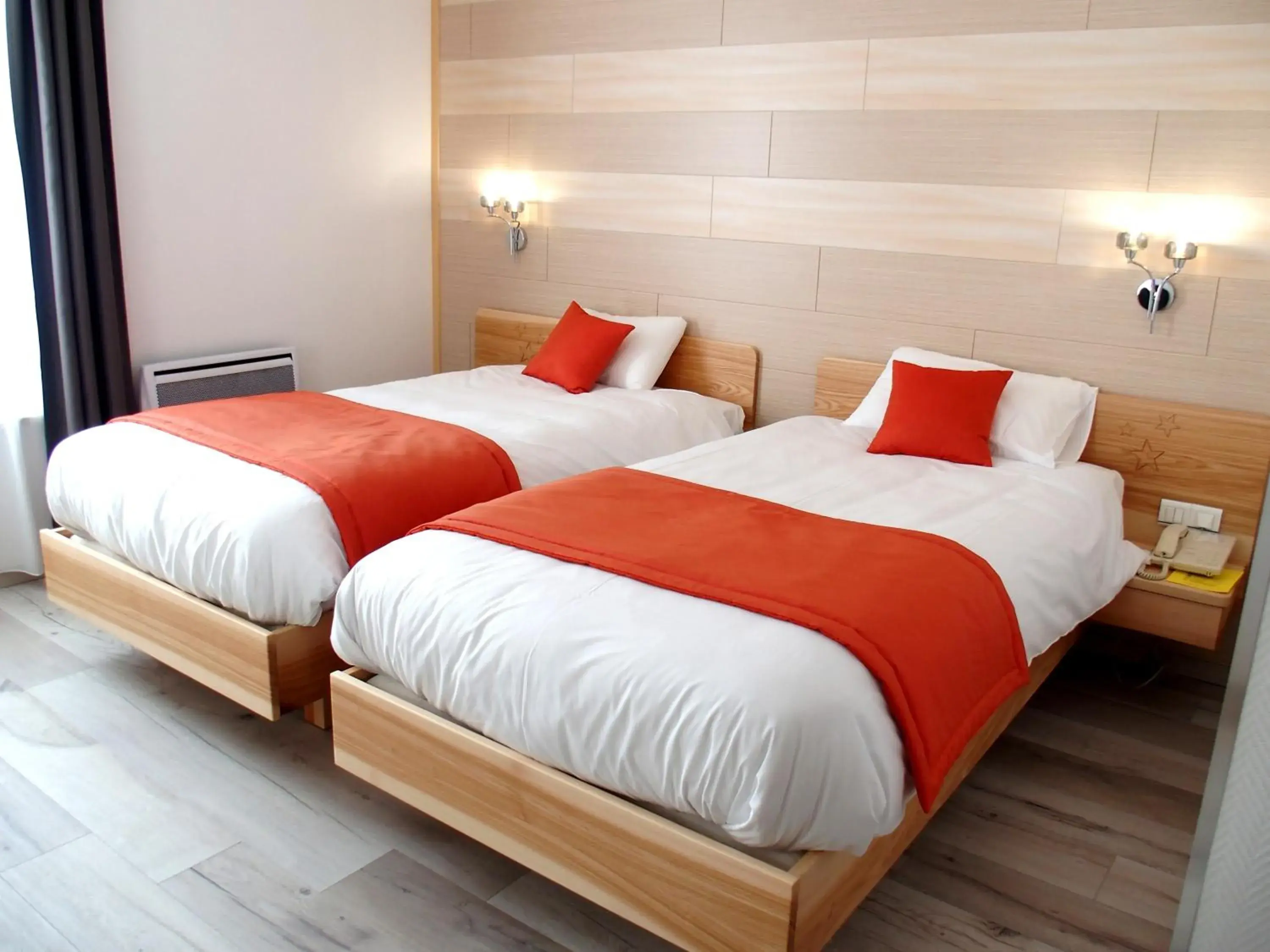 Superior Twin Room in Logis Hôtel Restaurant Hostellerie de l'Étoile Superior Twin Room in Logis Hôtel Restaurant Hostellerie de l'Étoile