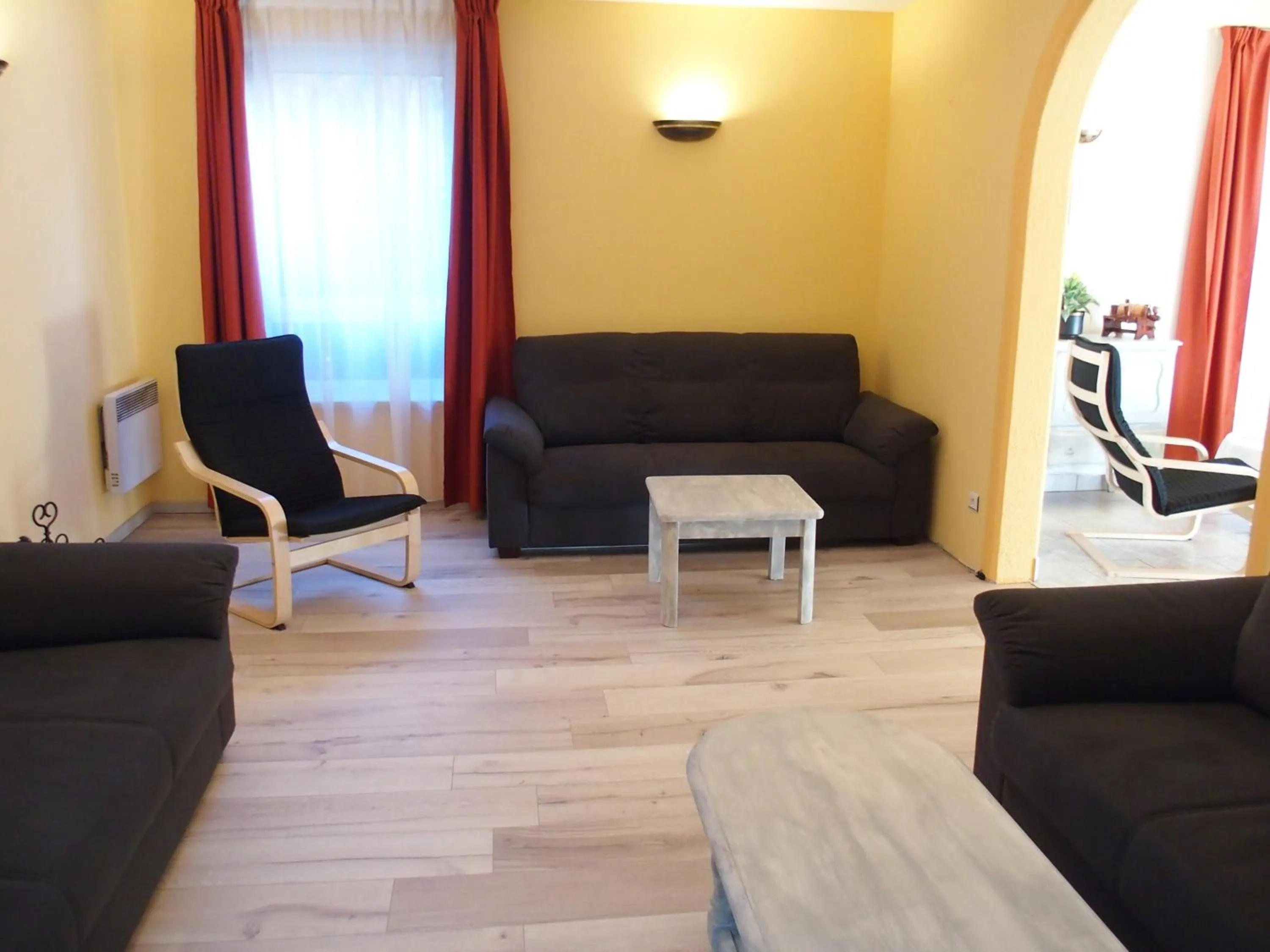 Living room in Logis Hôtel Restaurant Hostellerie de l'Étoile