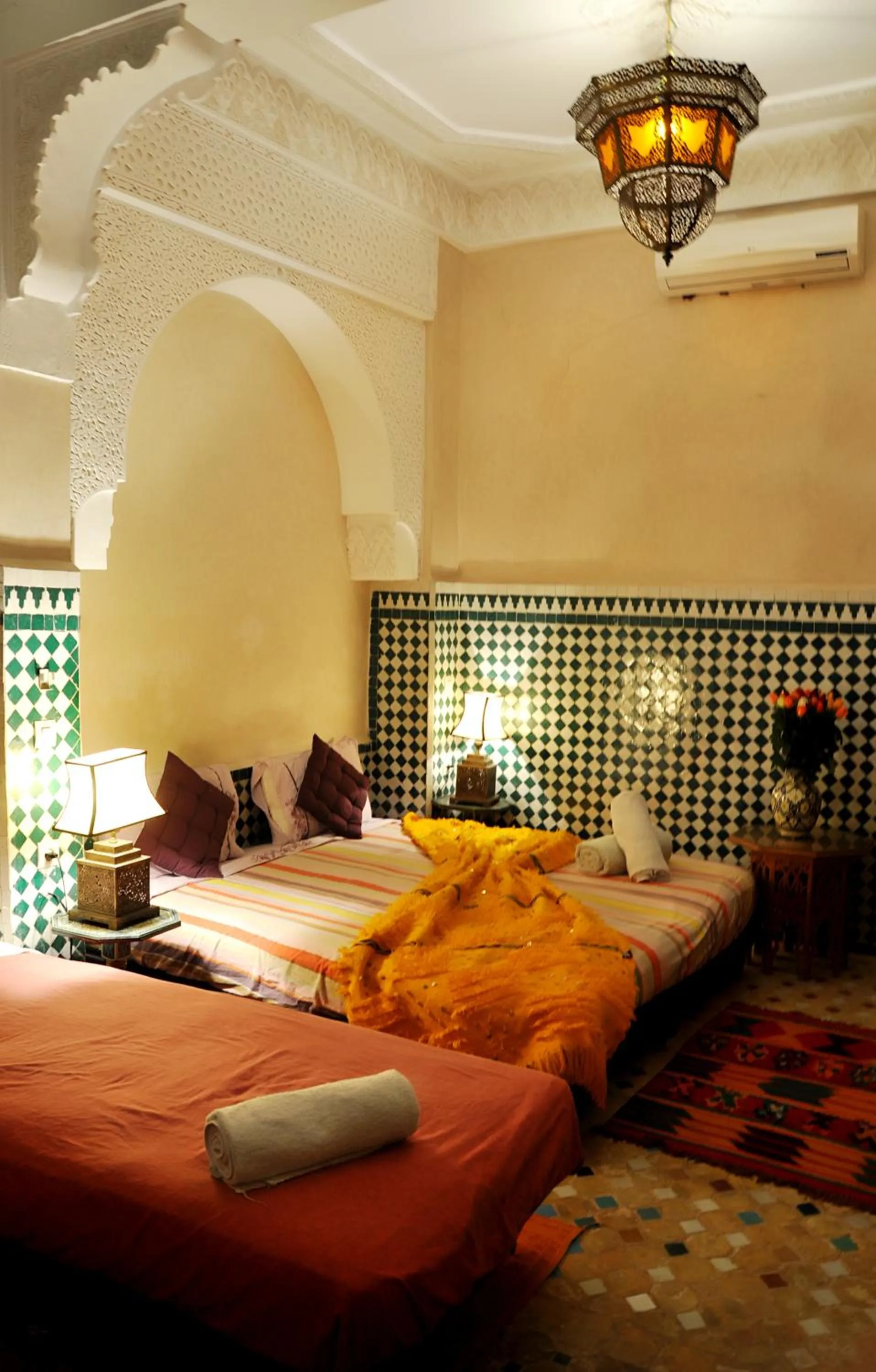 Bed in Riad Lakhdar