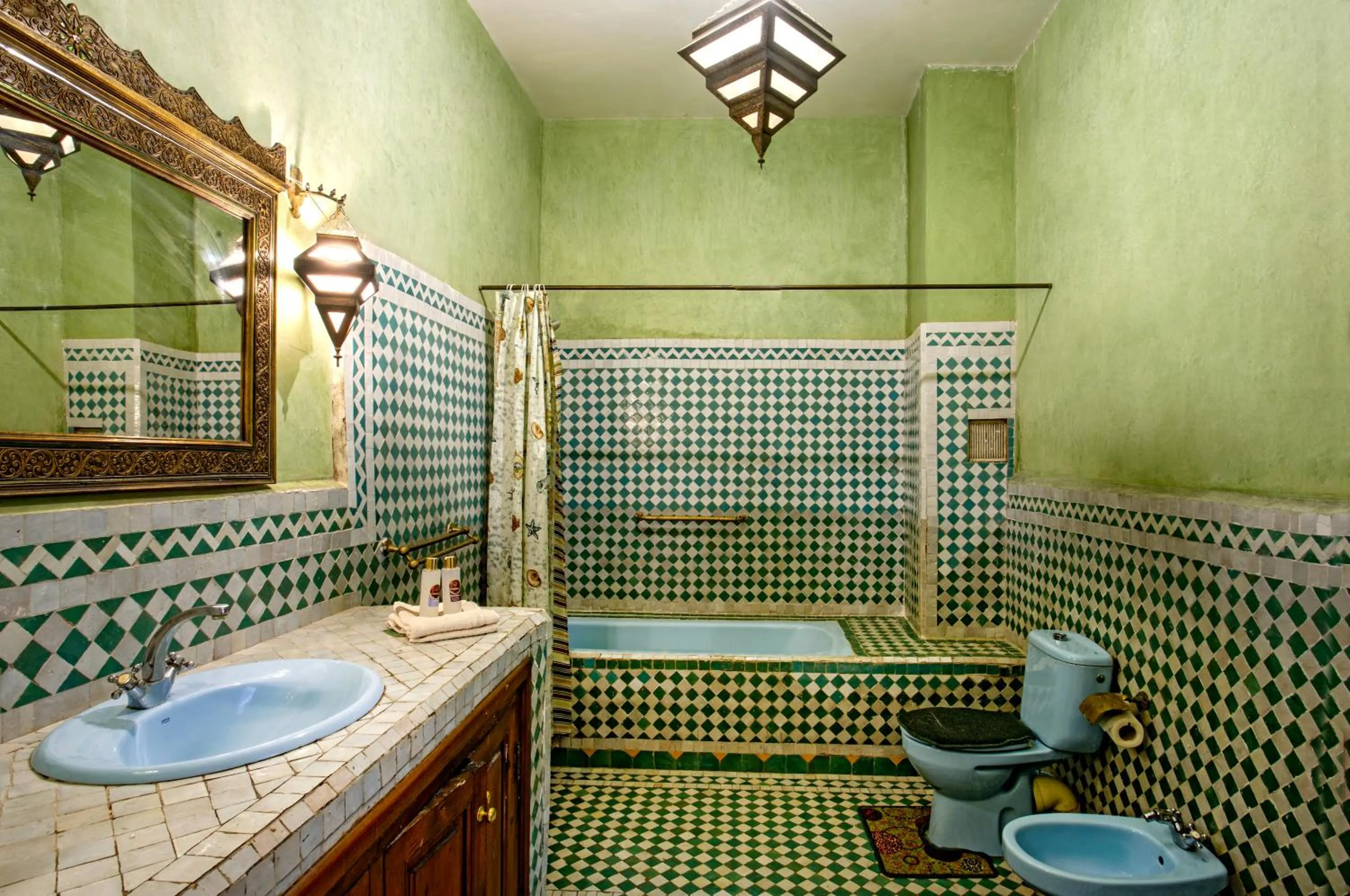 Bathroom in Riad Lakhdar