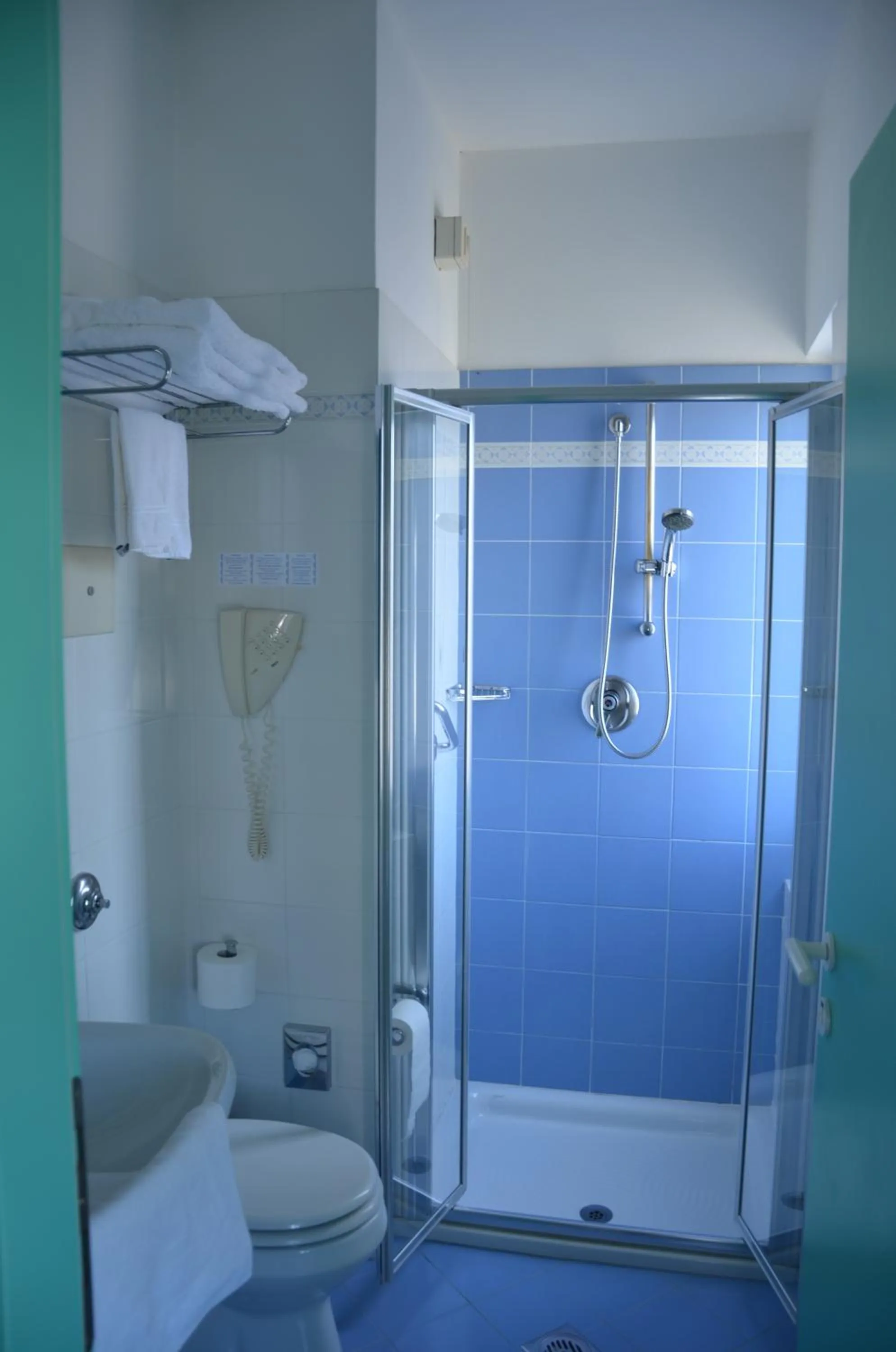 Bathroom in Hotel Garni' Serena