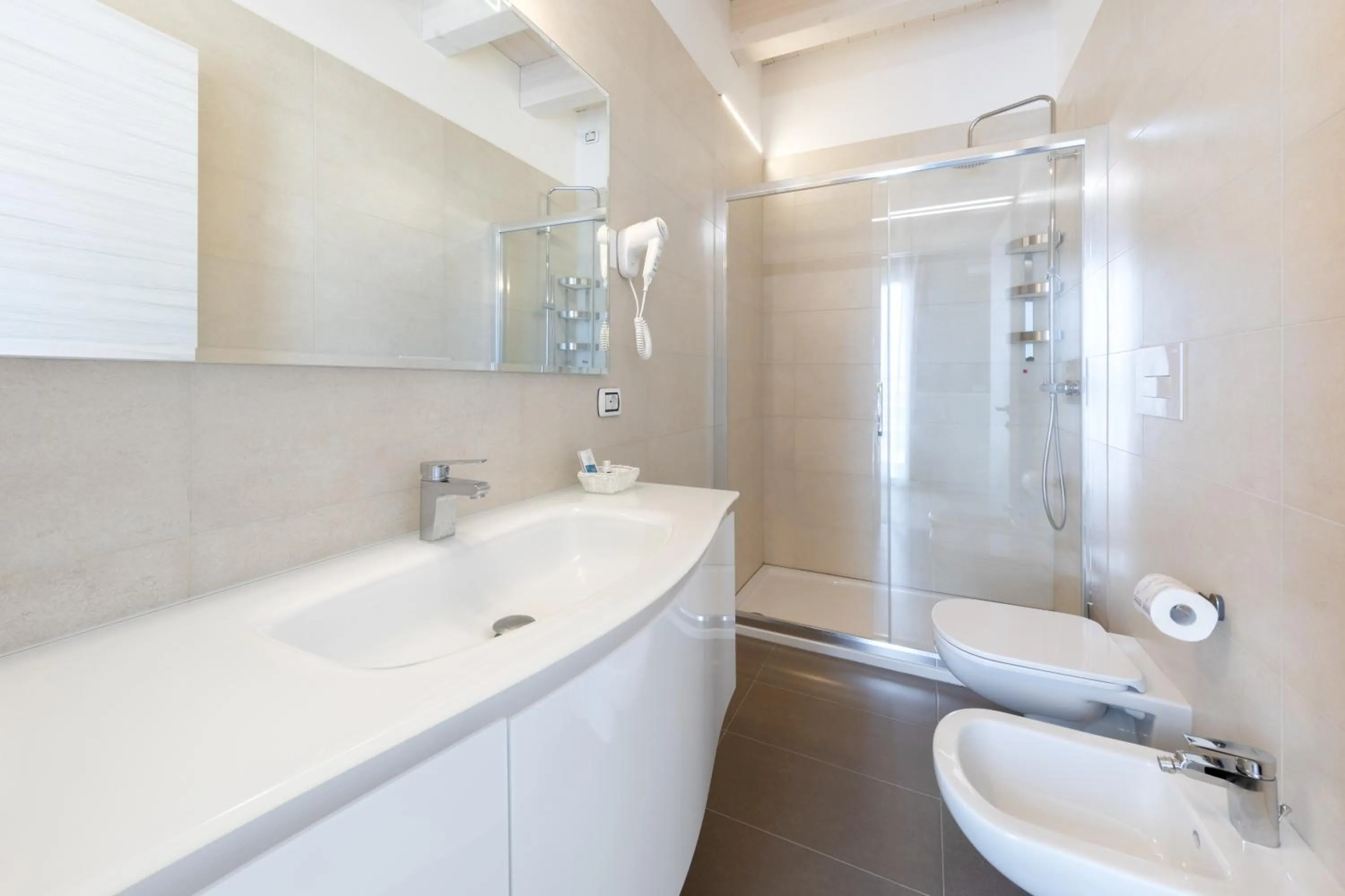 Bathroom in Hotel Garni' Serena