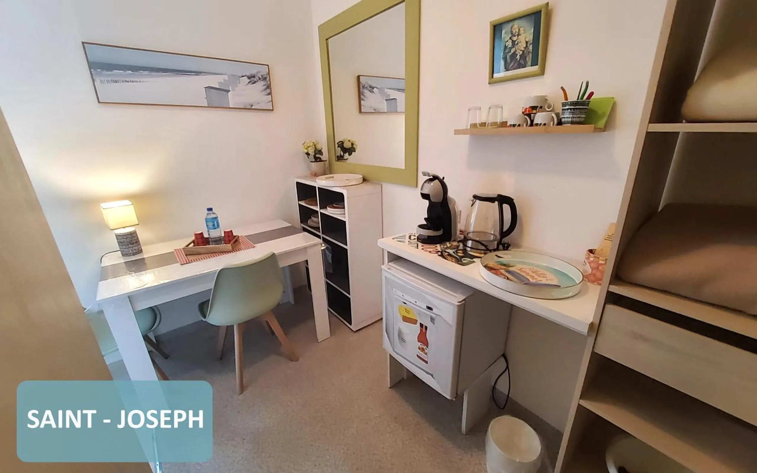 Coffee/tea facilities in la Résidence Berceau de Bernadette - Bernadette's cradle - Near Bernadette'House