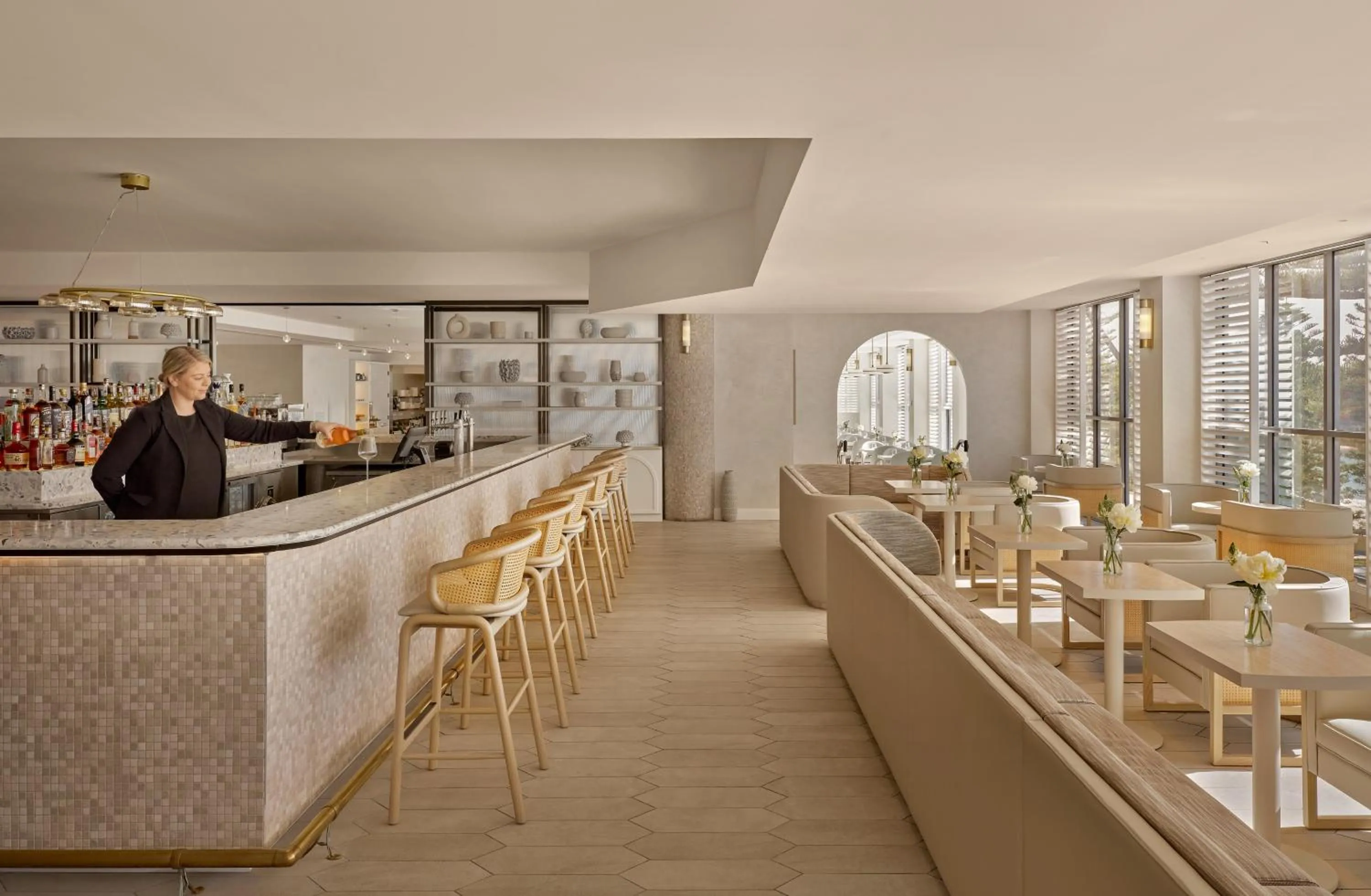 Lounge or bar in InterContinental Sydney Coogee Beach by IHG