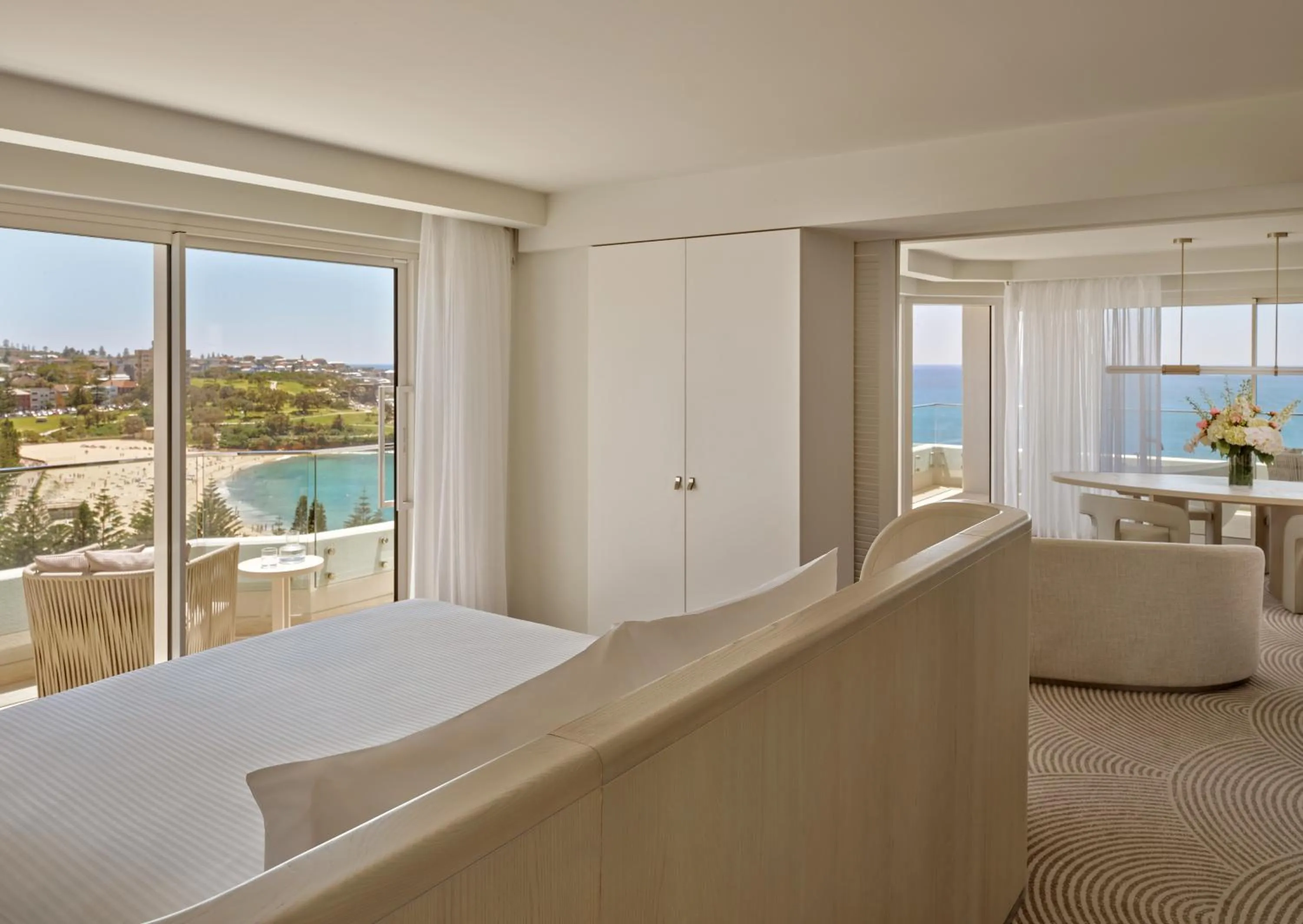 View (from property/room), Bed in InterContinental Sydney Coogee Beach by IHG