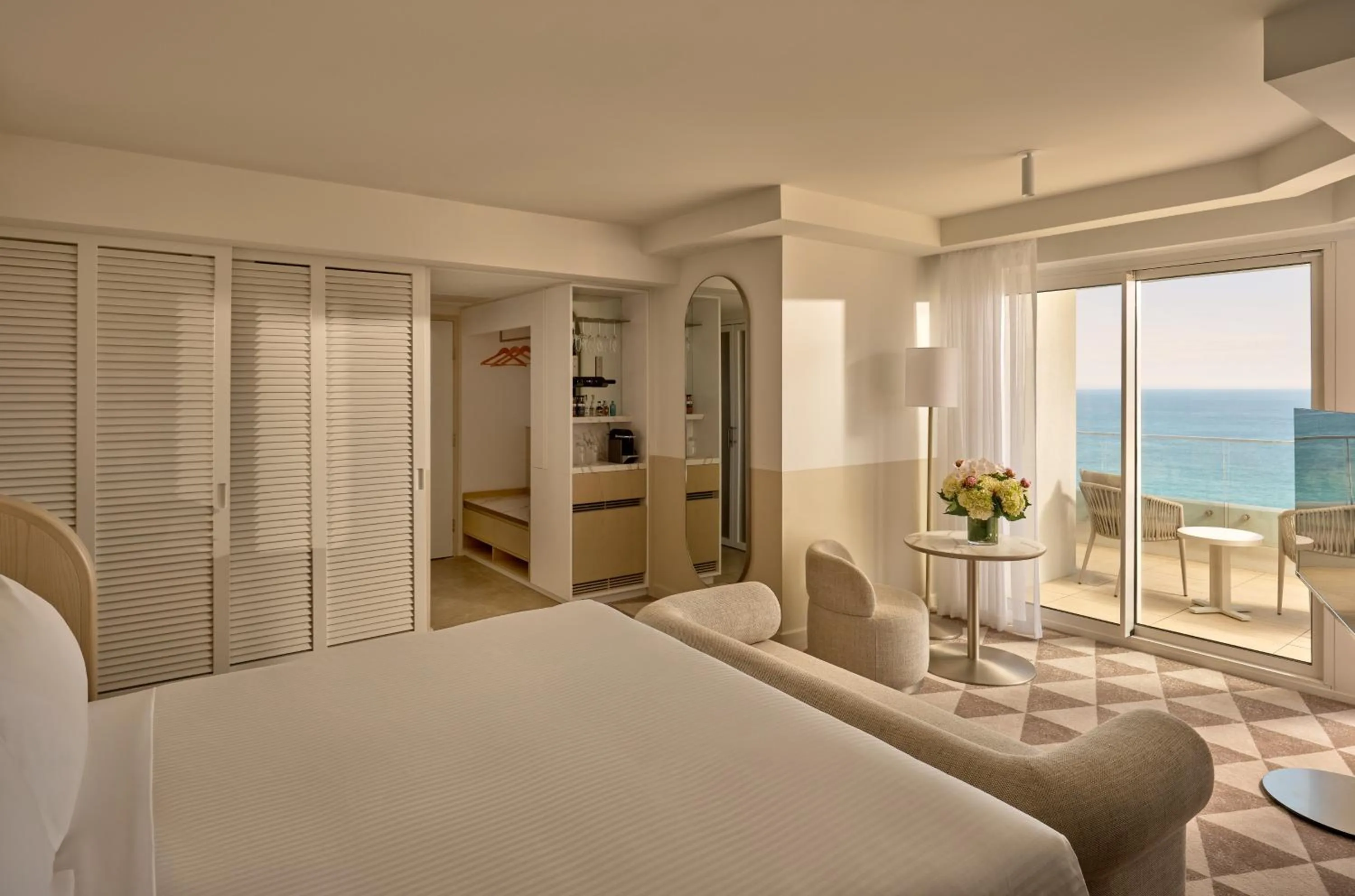 Bedroom, Bed in InterContinental Sydney Coogee Beach by IHG