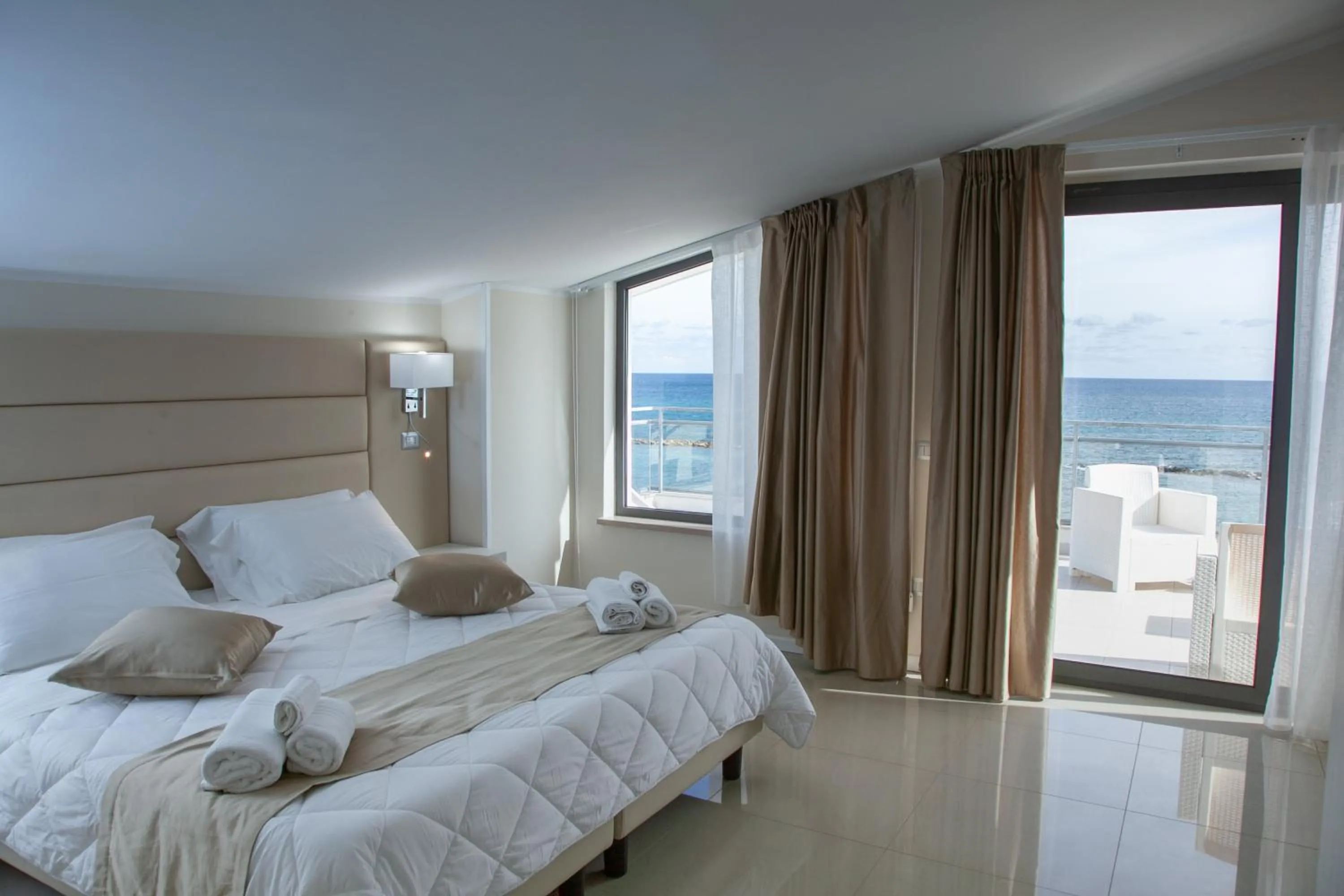 Sea view, Bed in Hotel Dolce Stella