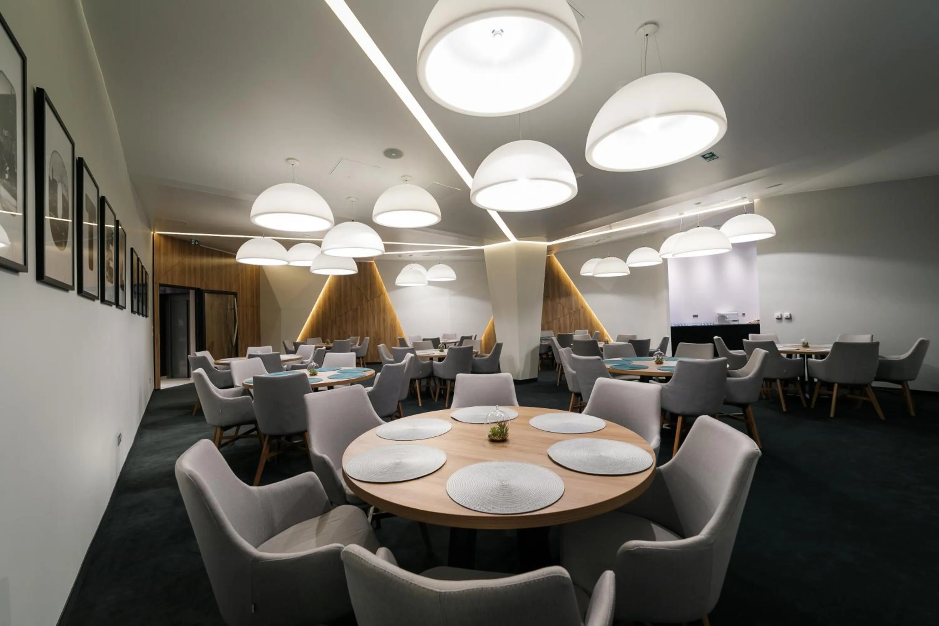 Dining area in Hotel Bank