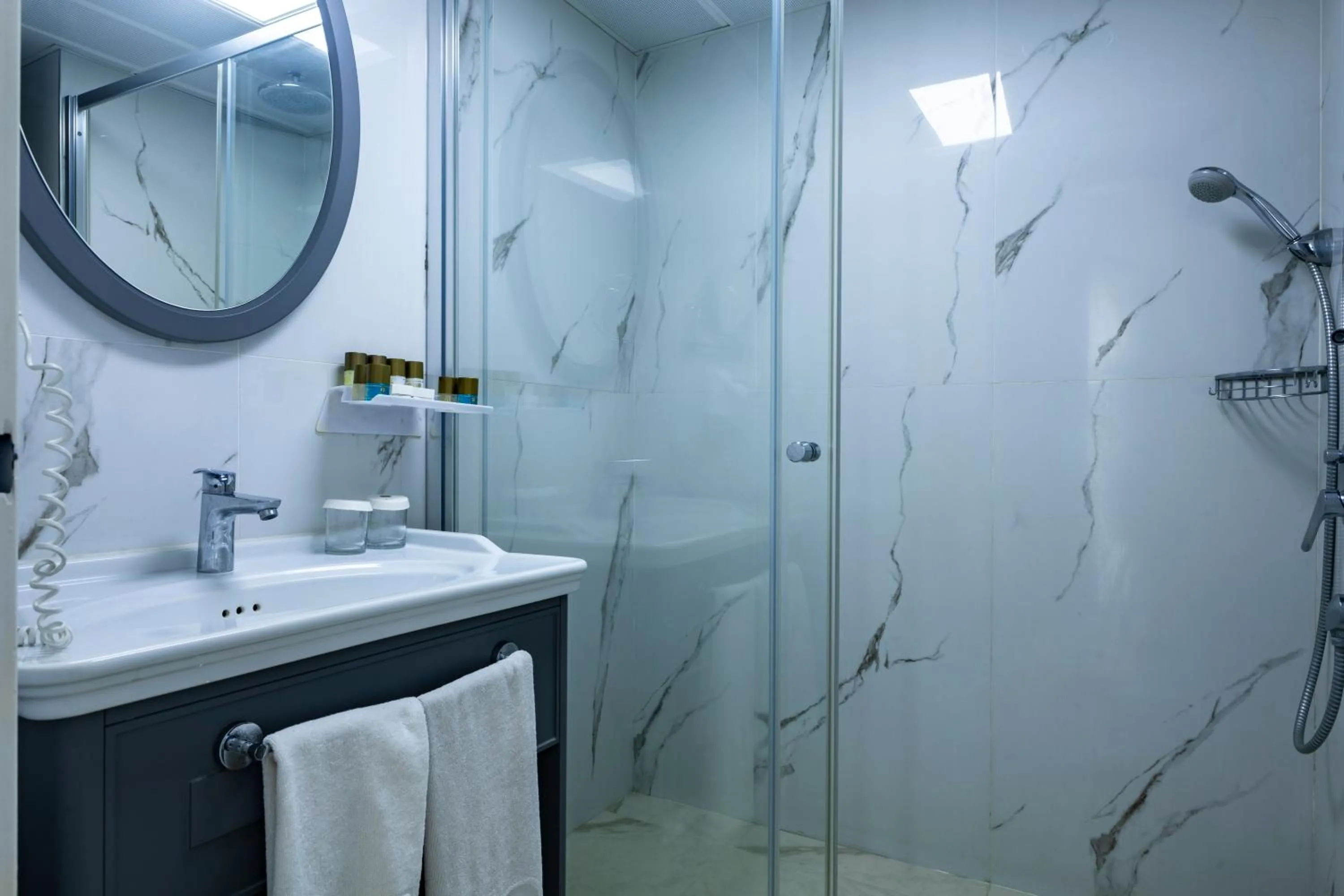 Shower in Motto Premium Hotel&Spa