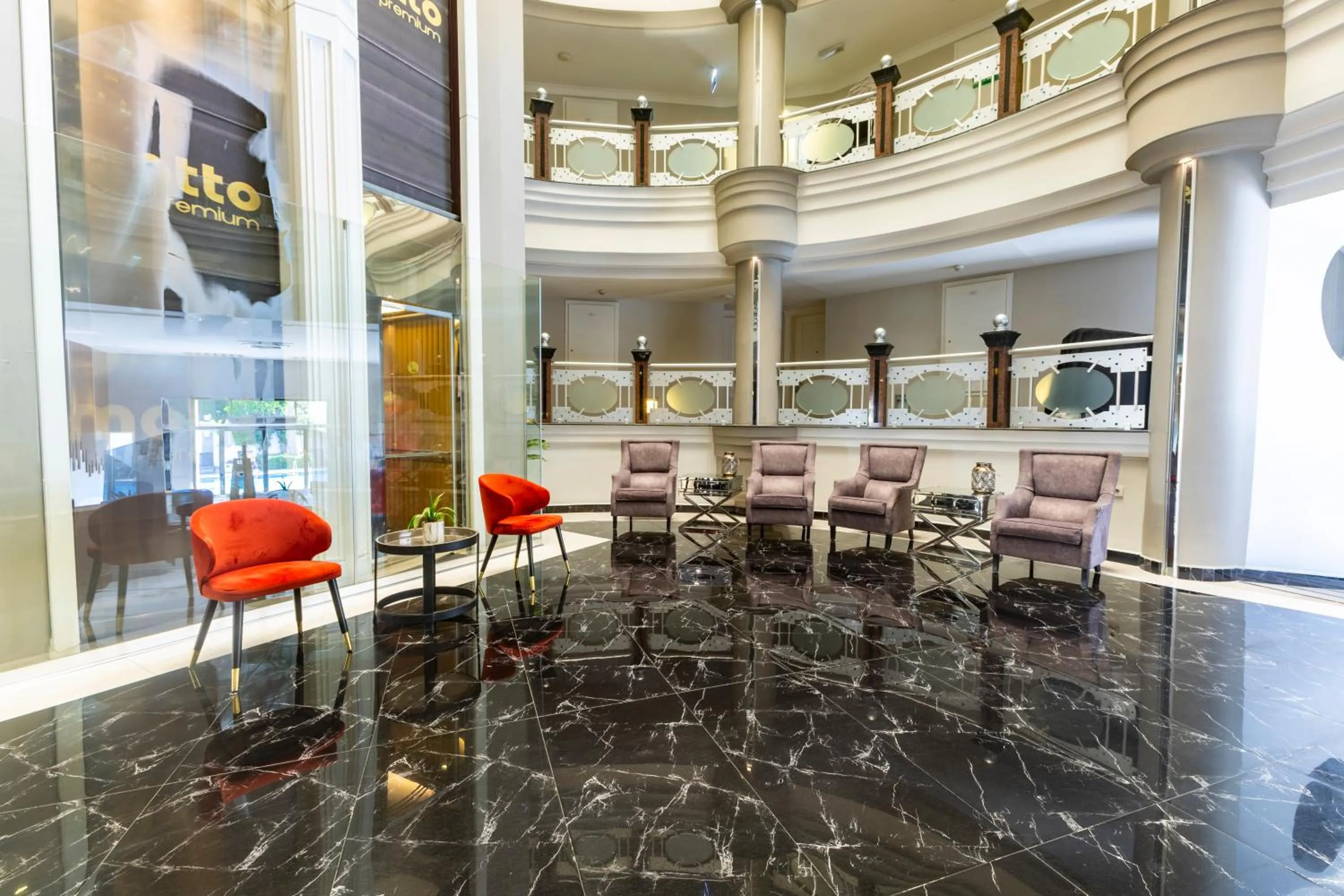 Lobby or reception in Motto Premium Hotel&Spa