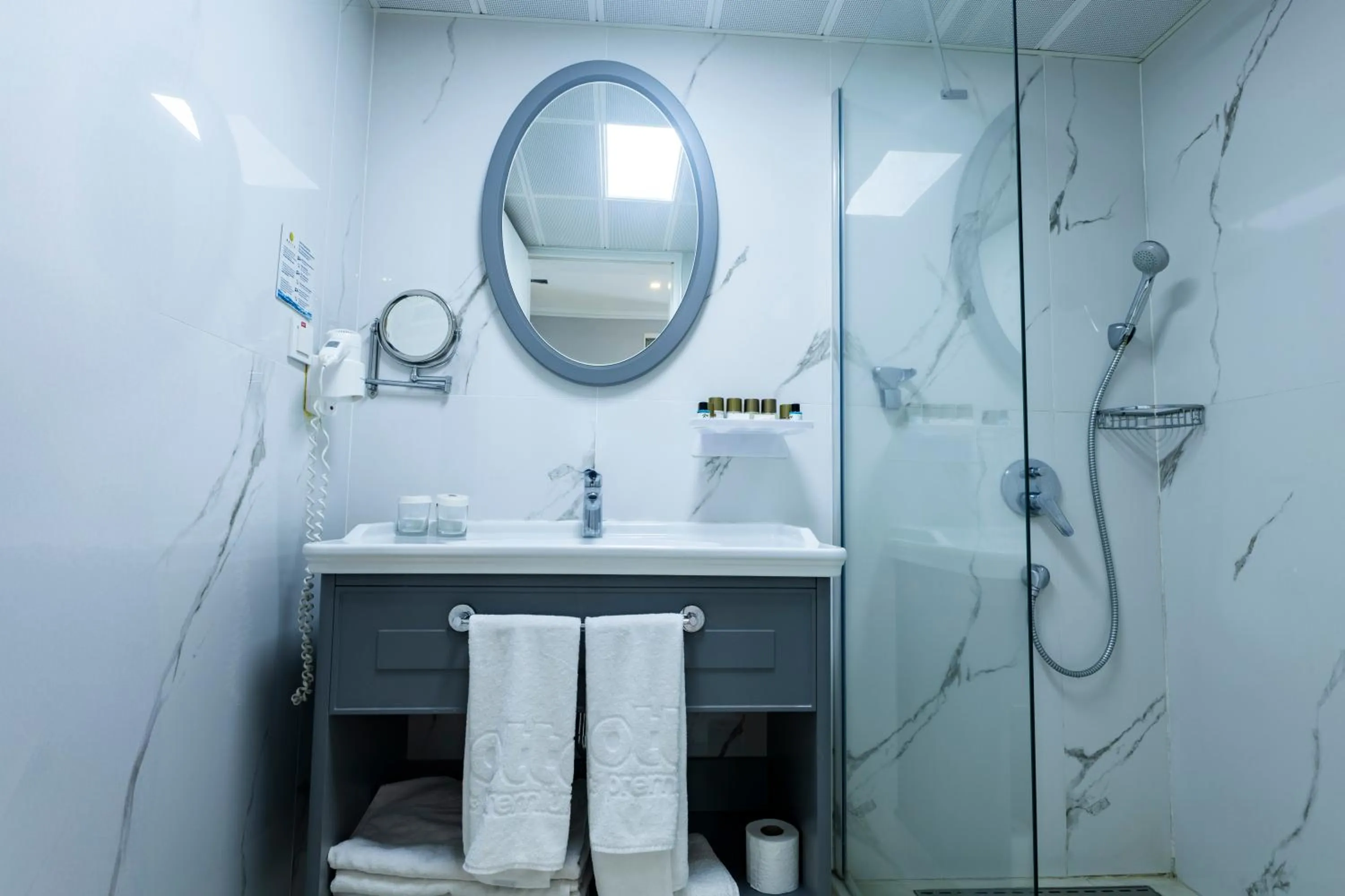 Shower in Motto Premium Hotel&Spa