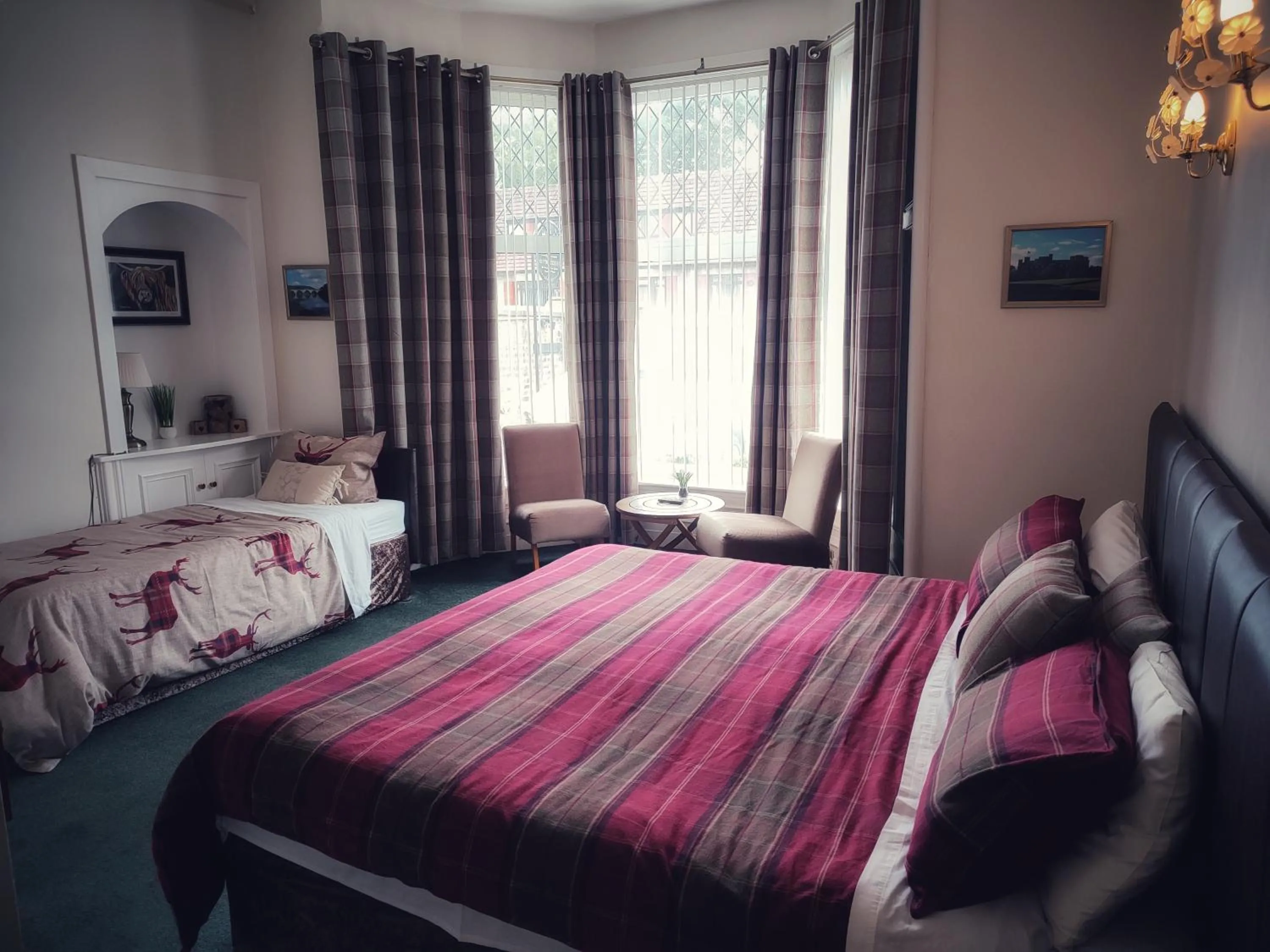 Family, Bed in Dunallan Guest House