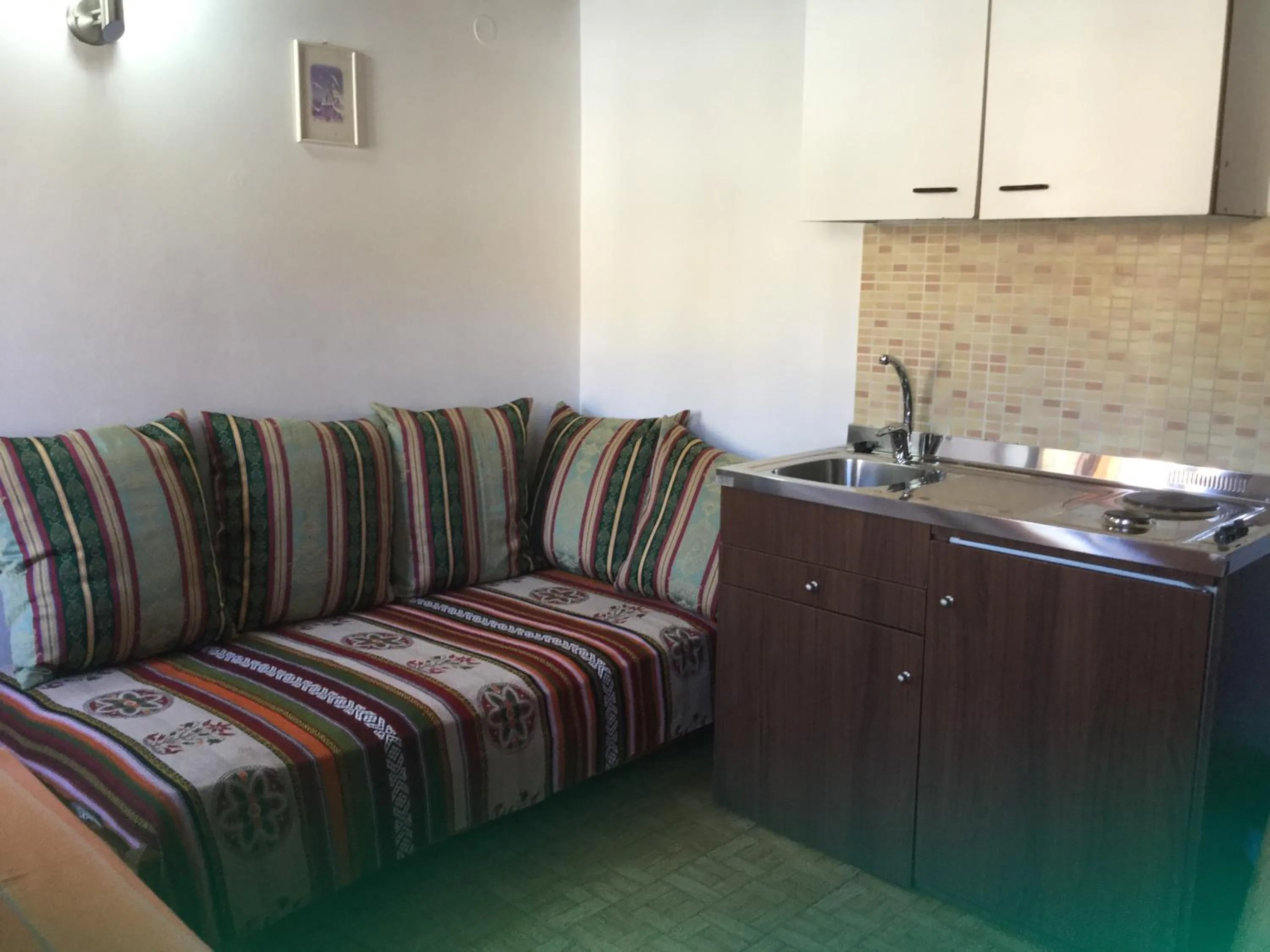 Living room in Captain's Suites