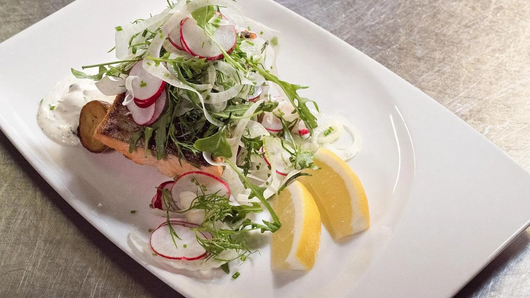 Restaurant/places to eat in Hotel Framtid