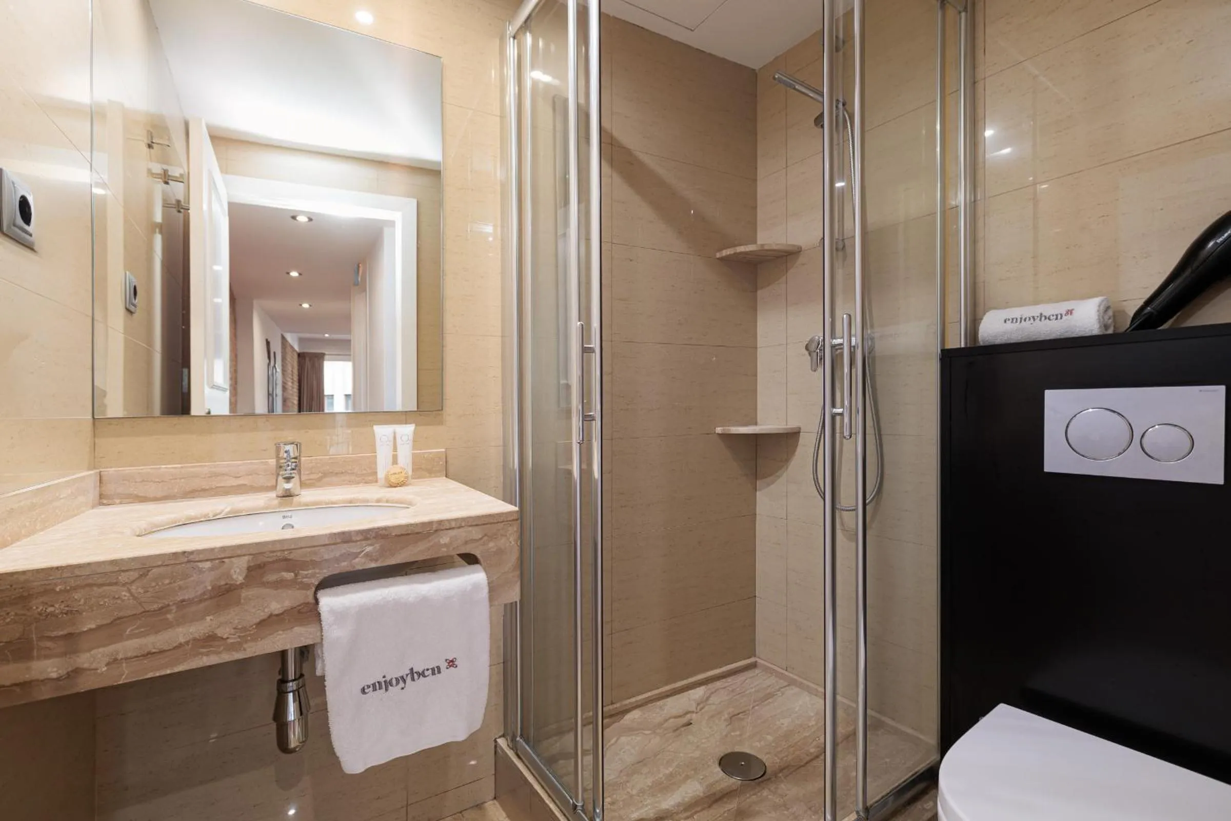 Shower in Enjoybcn Dali Apartments