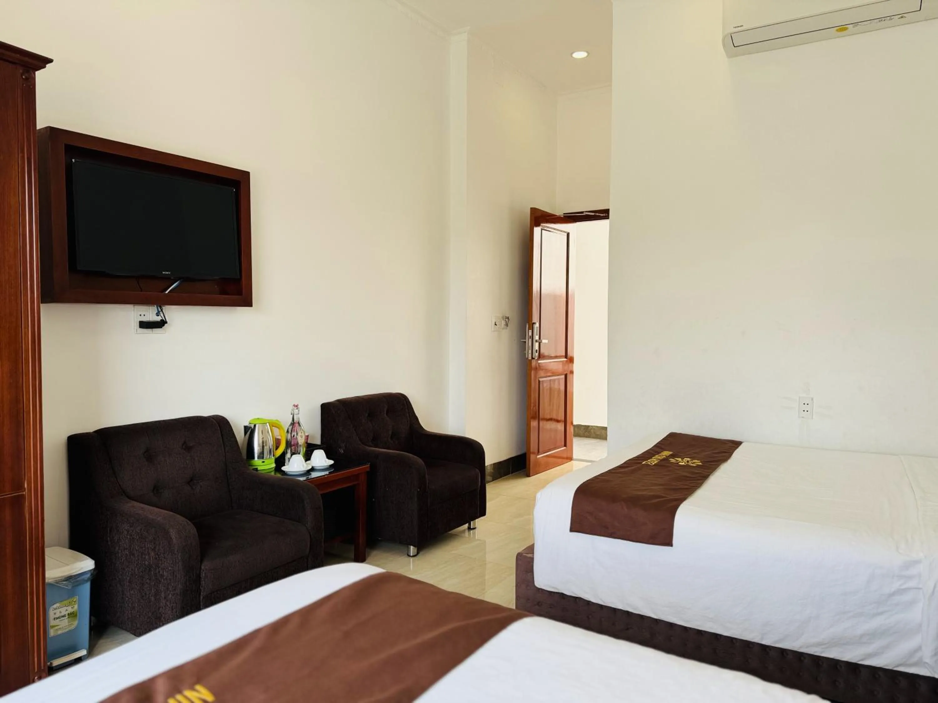 Bedroom, Bed in Ninh Chu 2 Hotel