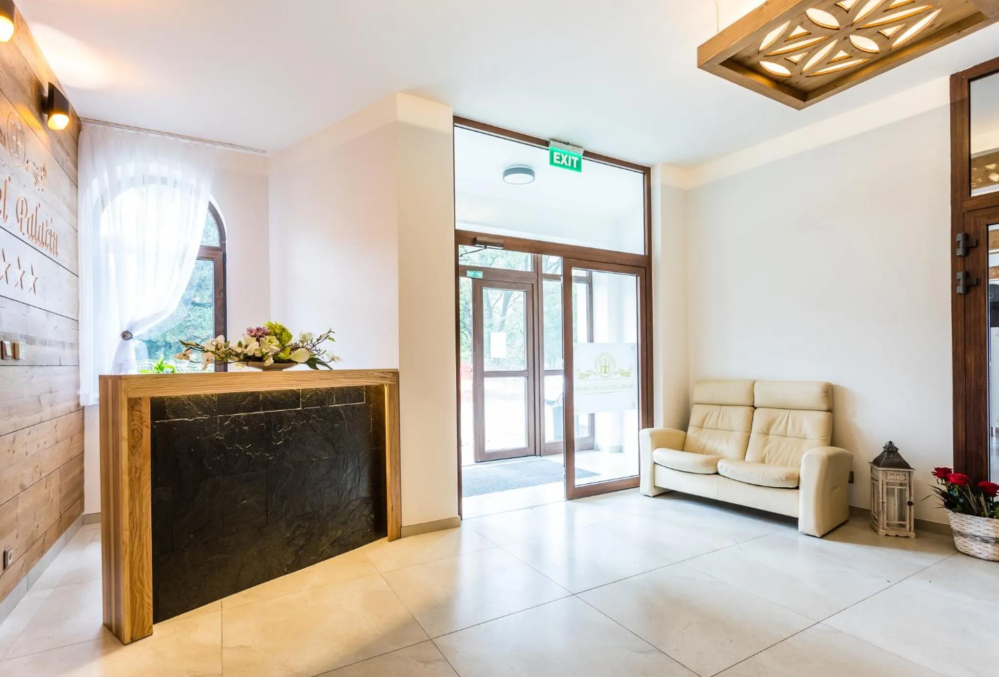 Facade/entrance in Hotel Palatín