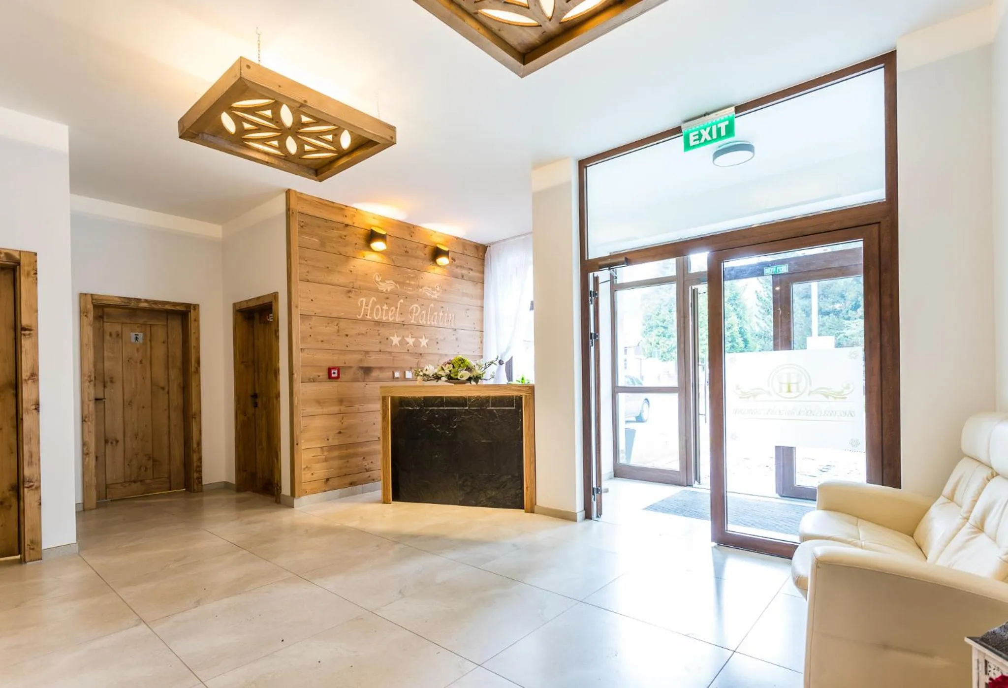 Facade/entrance in Hotel Palatín