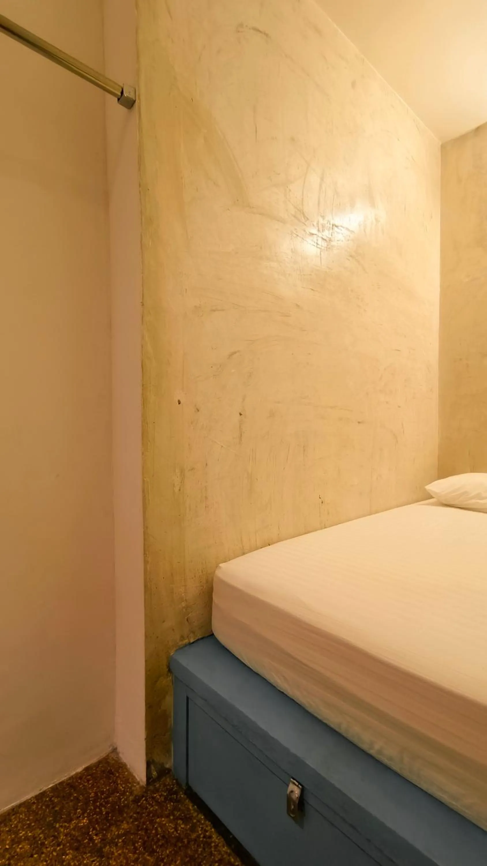 Bedroom, Bed in Beds In Garden Hostel