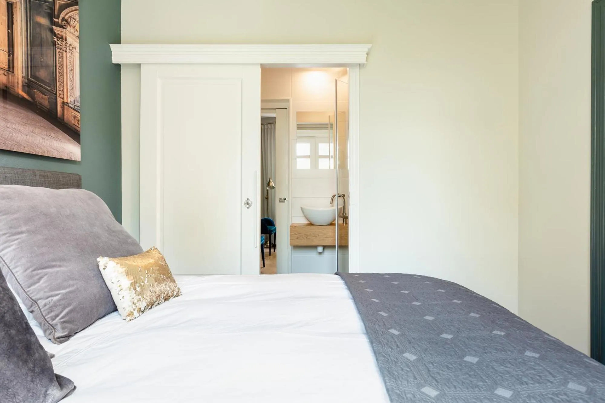 Bedroom in Canal Wow Suites Amsterdam