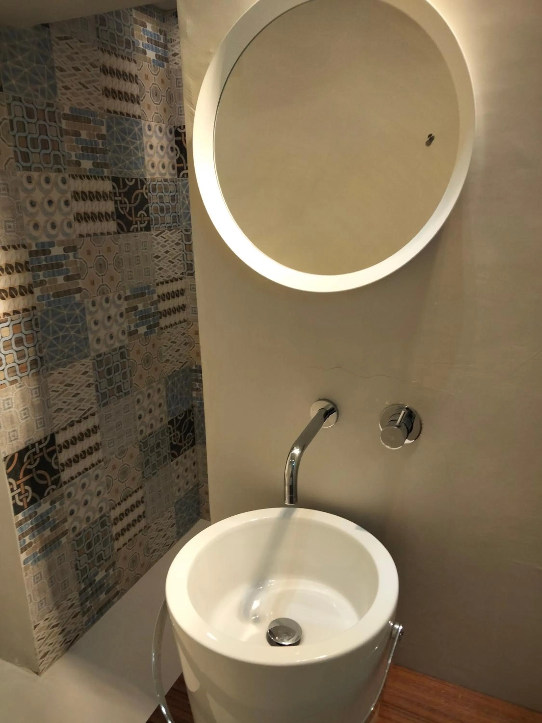 Shower in Albergo Aquila