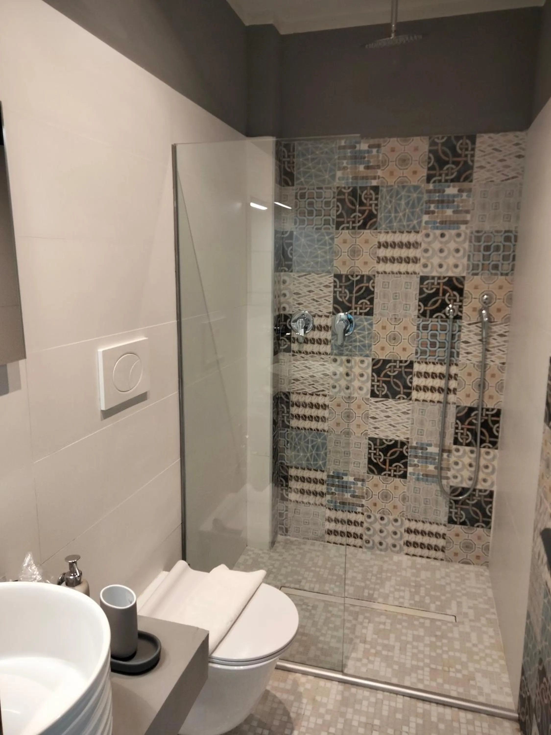 Bathroom in Albergo Aquila