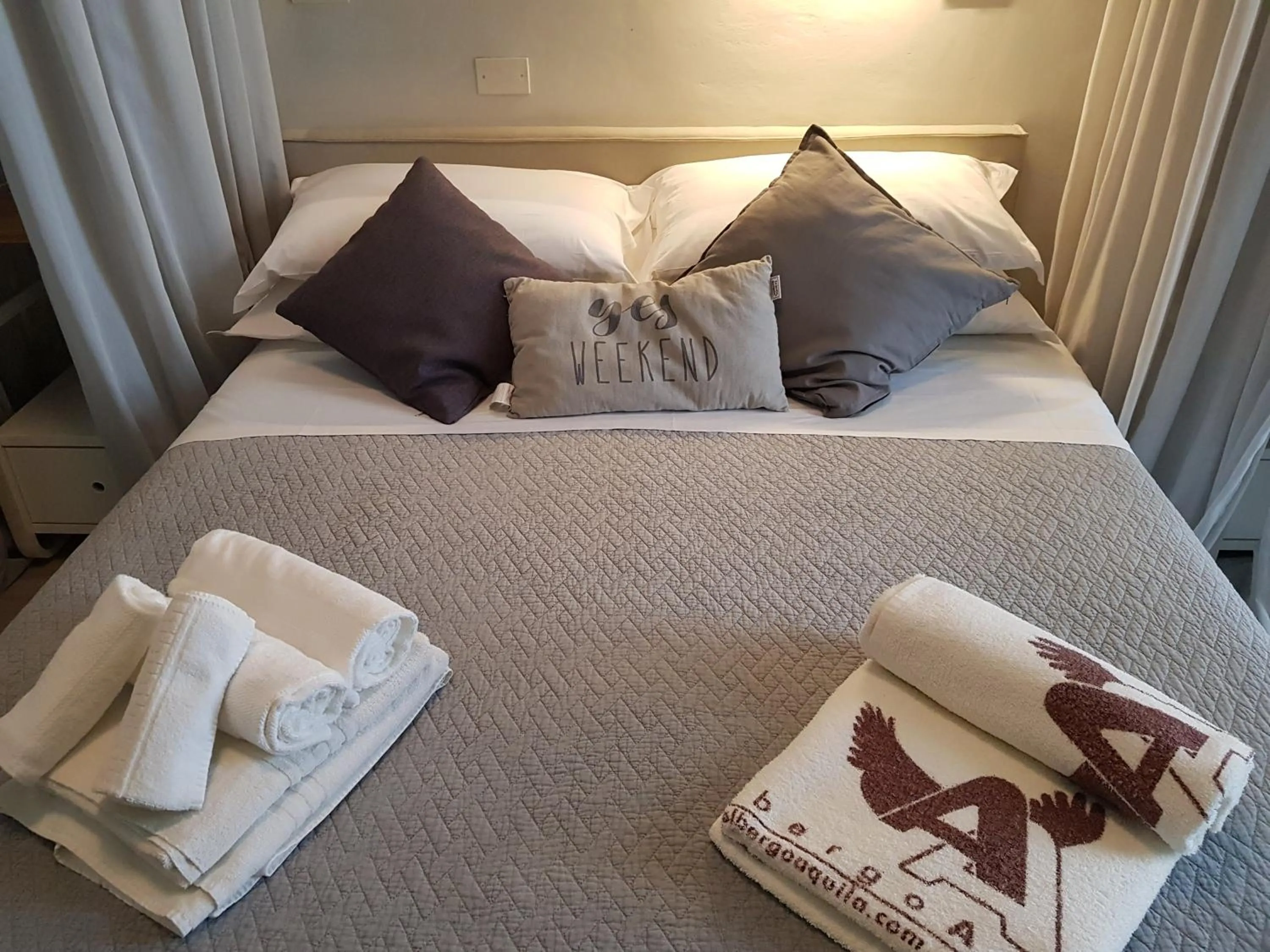 Bed in Albergo Aquila