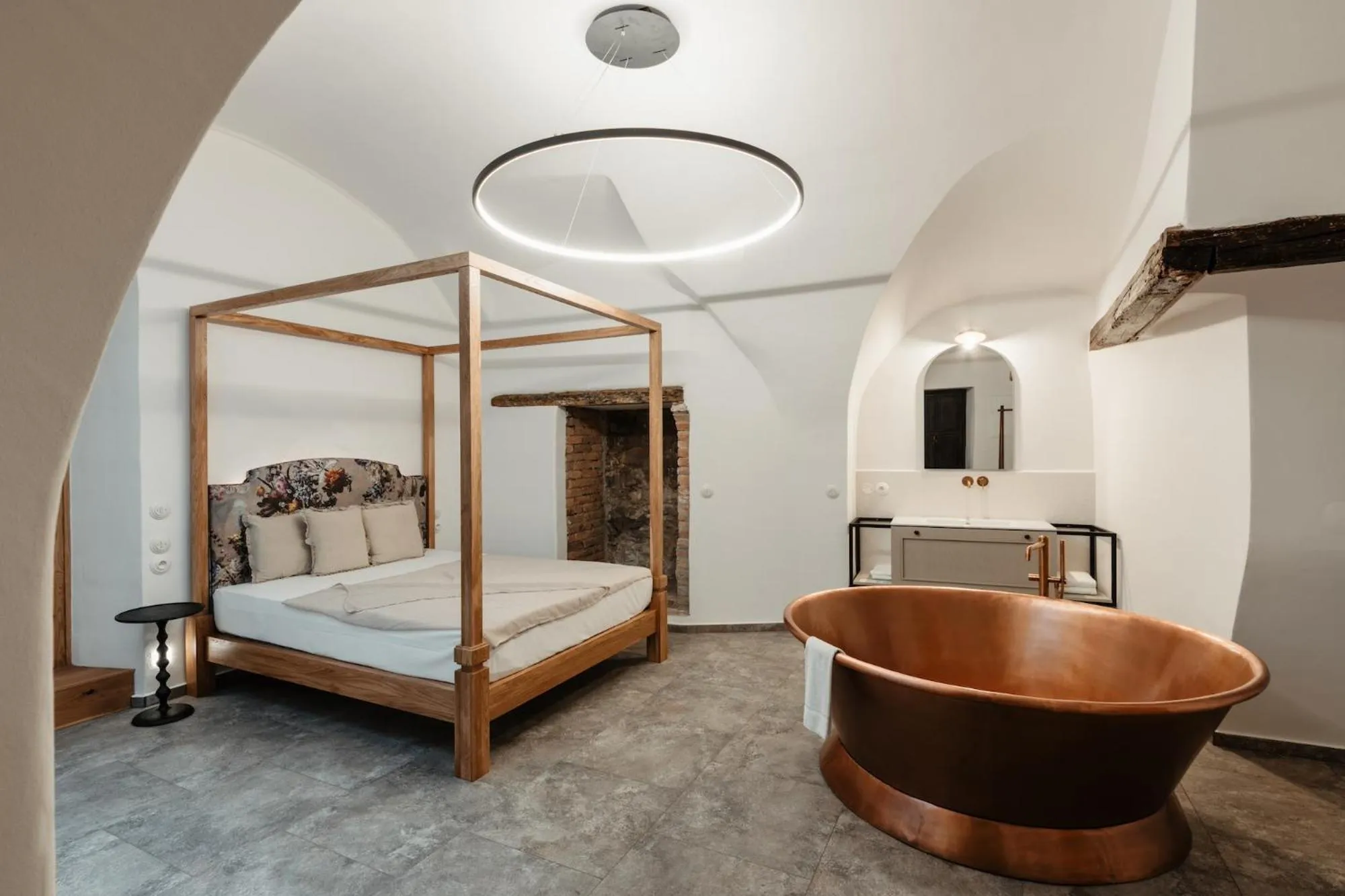 Bath, Bed in Hotel Clemar