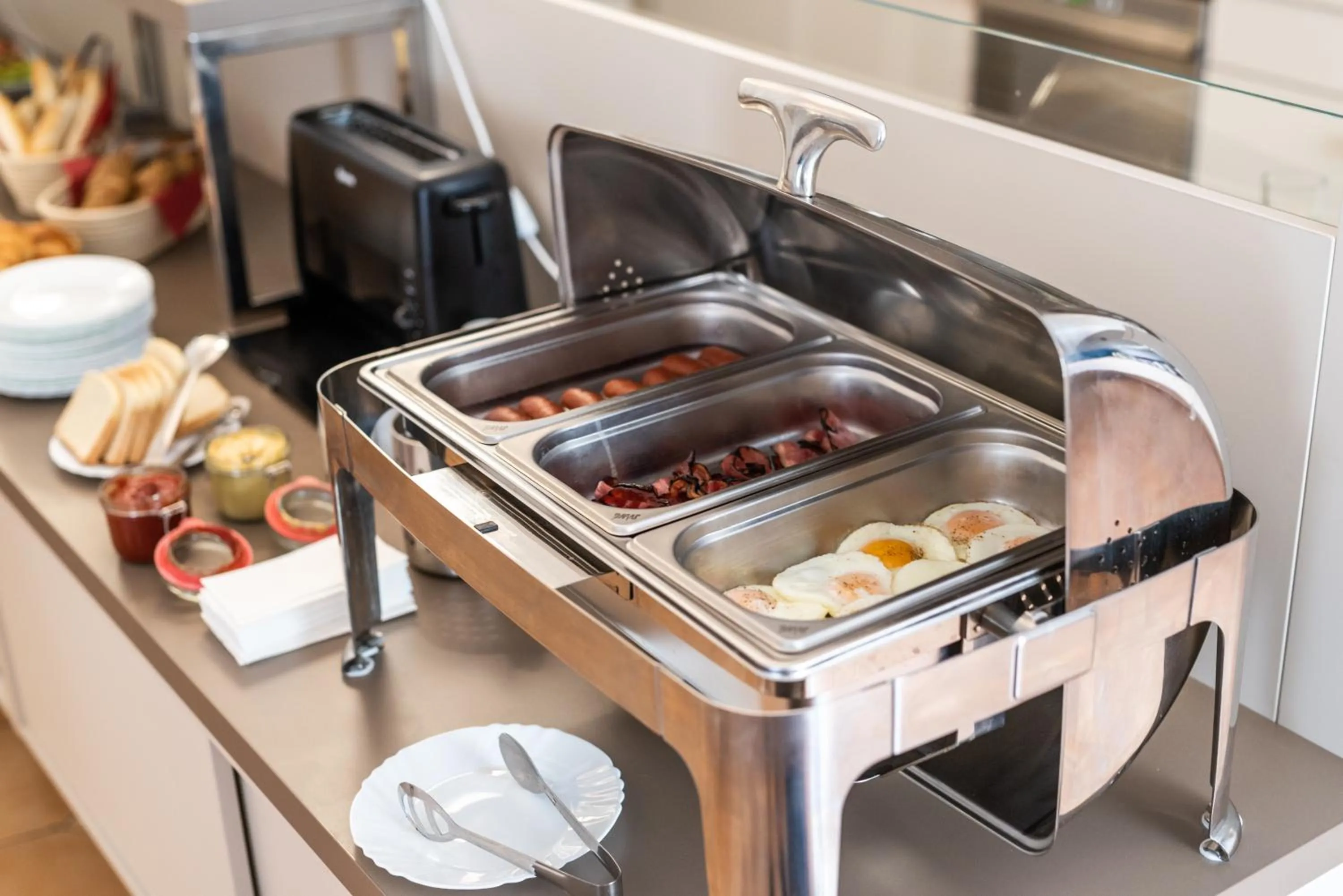 Breakfast in Hotel Clemar