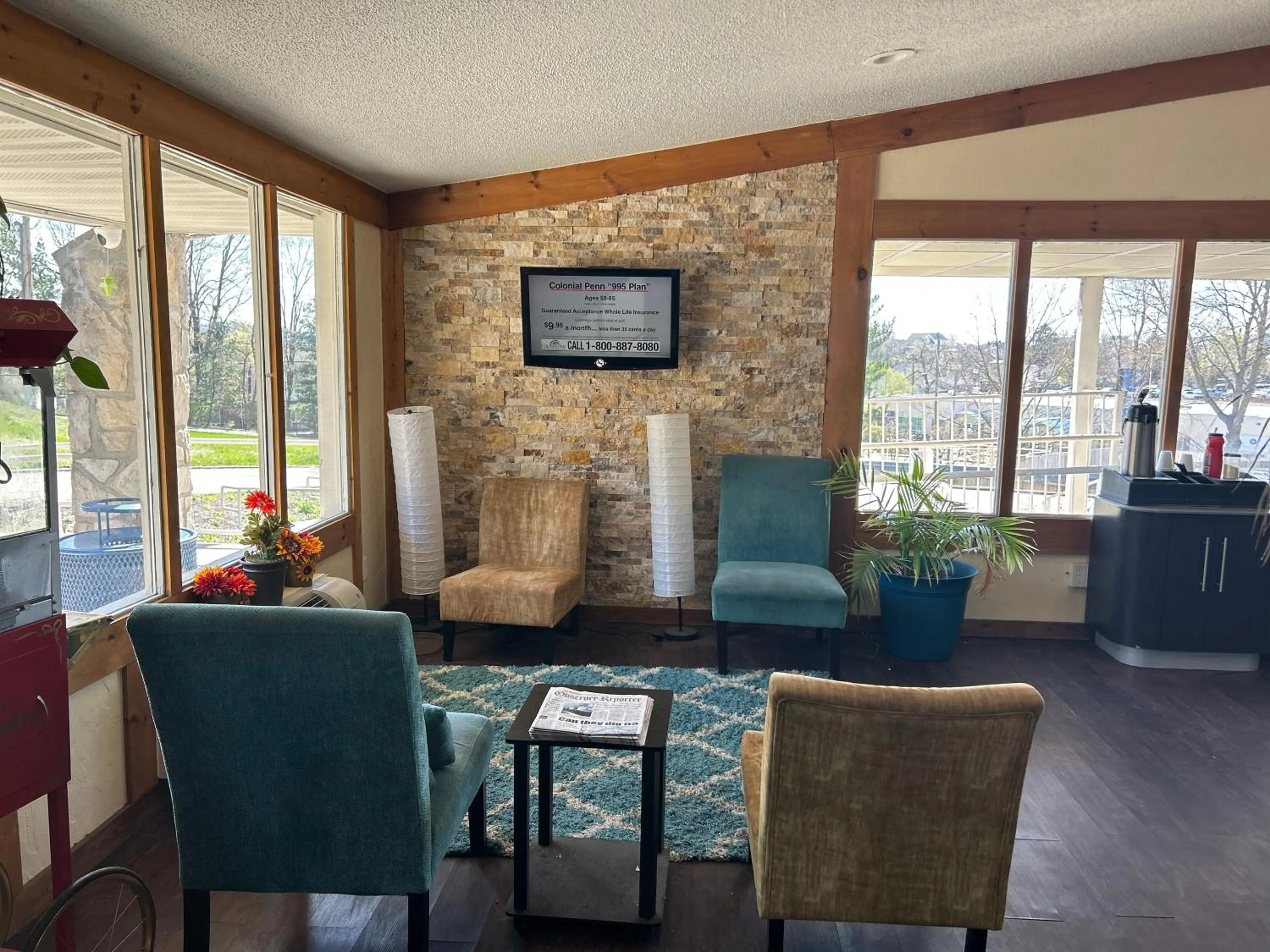 Seating area in Rodeway Inn Washington PA