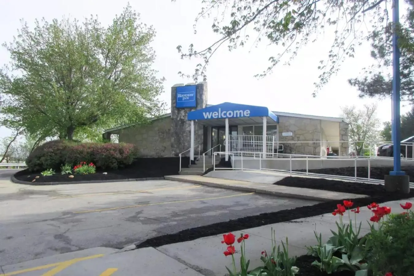 Property building in Rodeway Inn Washington PA