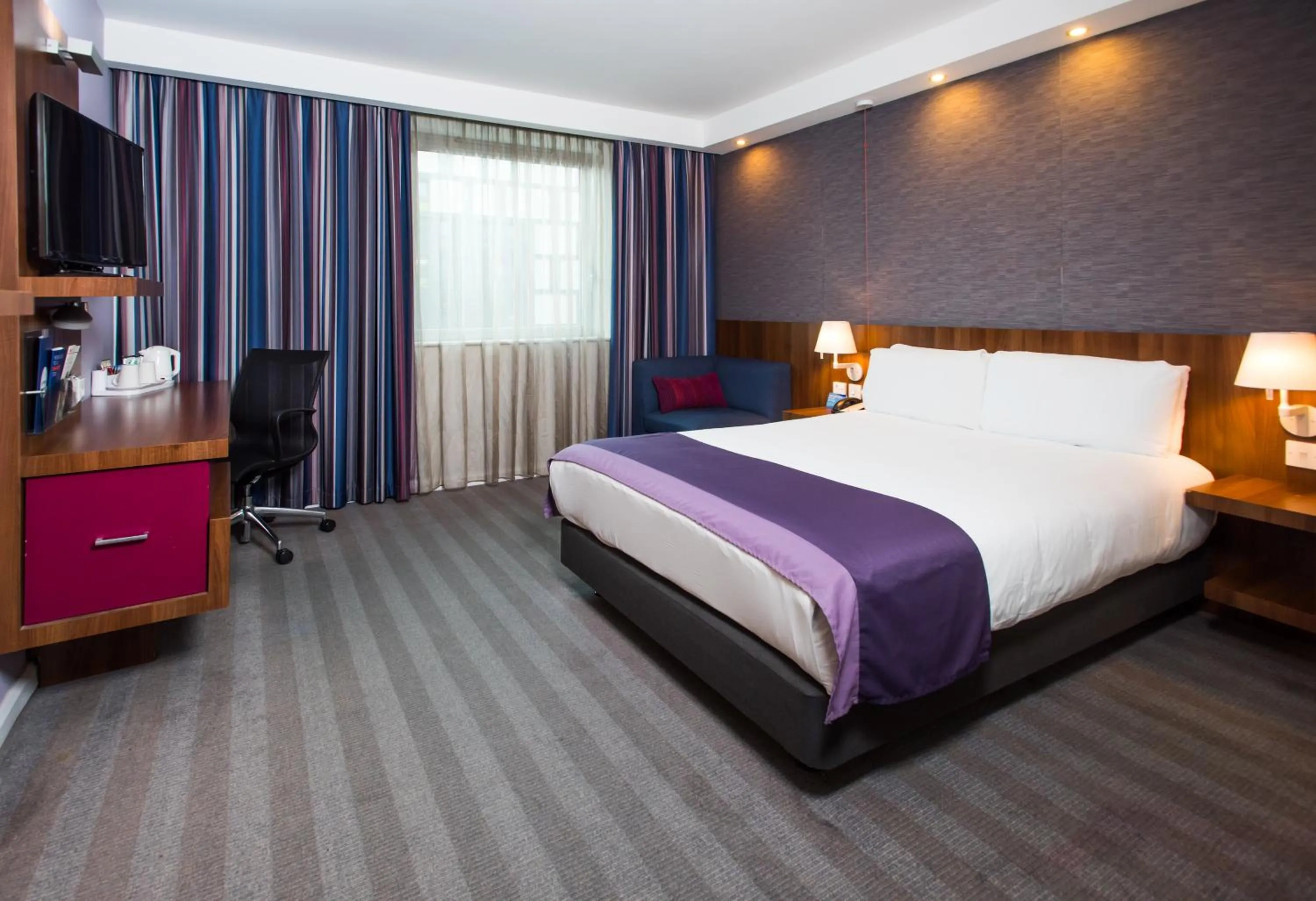 Photo of the whole room, Bed in Holiday Inn Express Lincoln City Centre by IHG