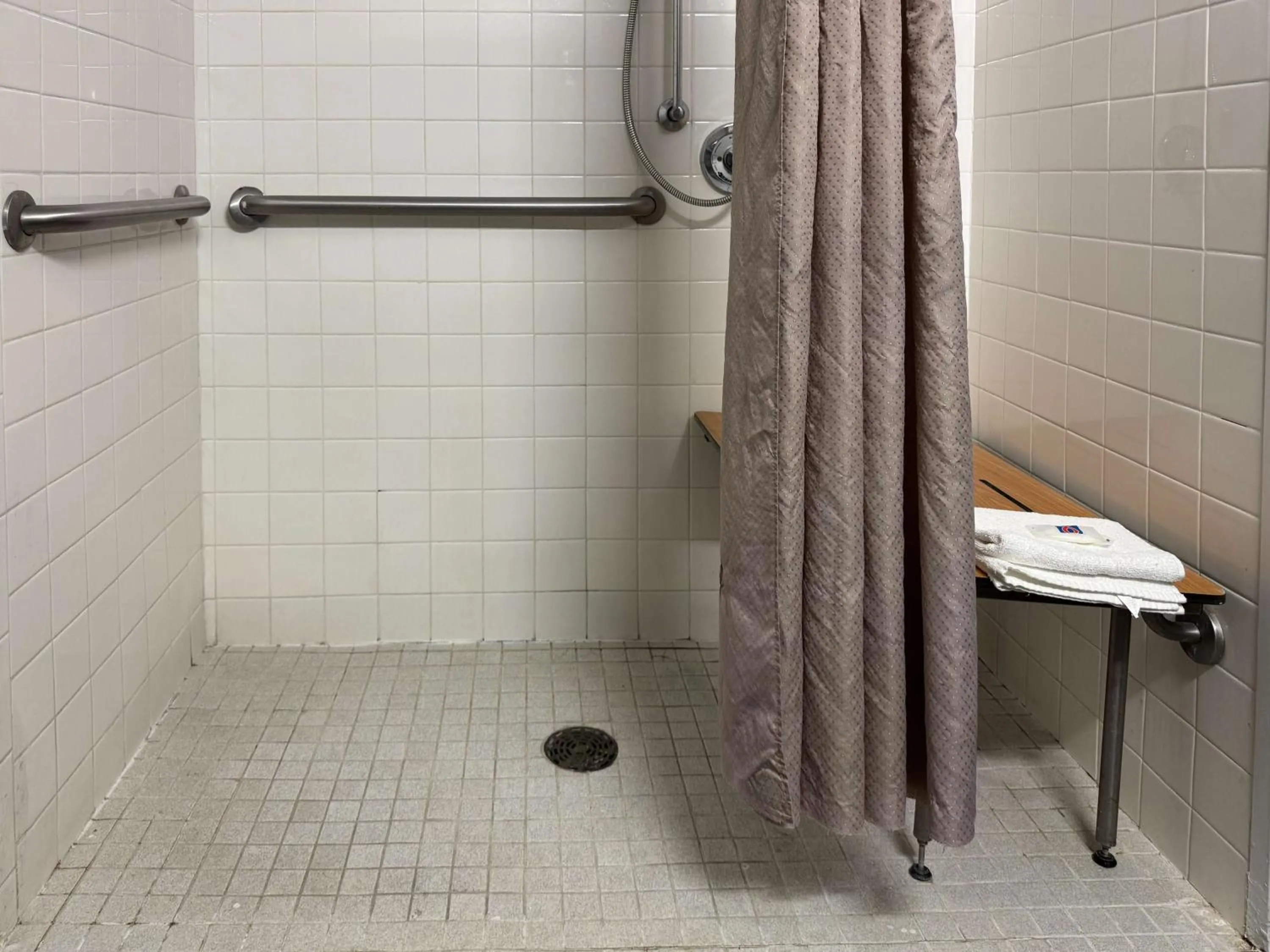 Bathroom in Motel 6-Joliet, IL - Chicago - I-55