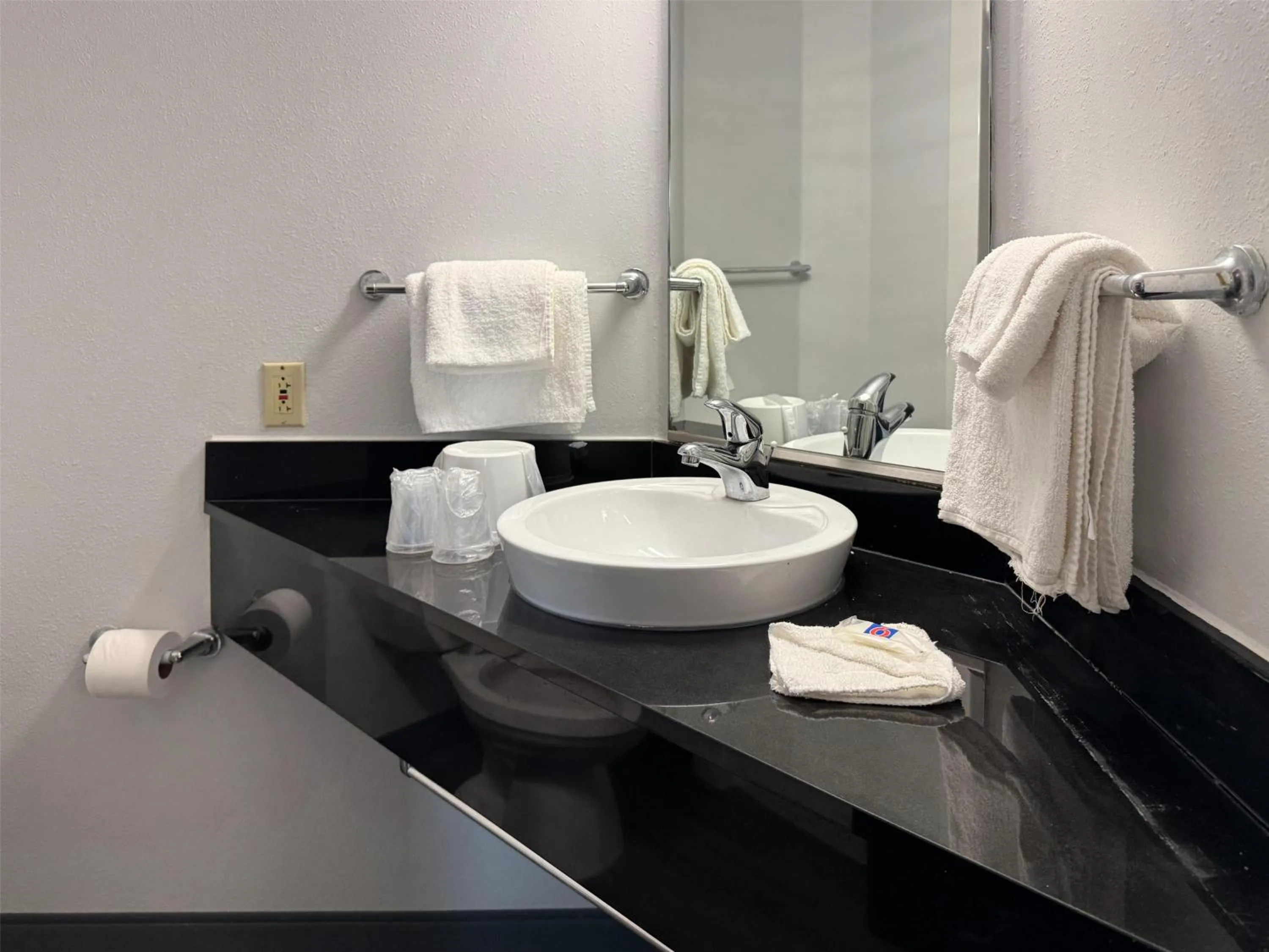 Bathroom in Motel 6-Joliet, IL - Chicago - I-55