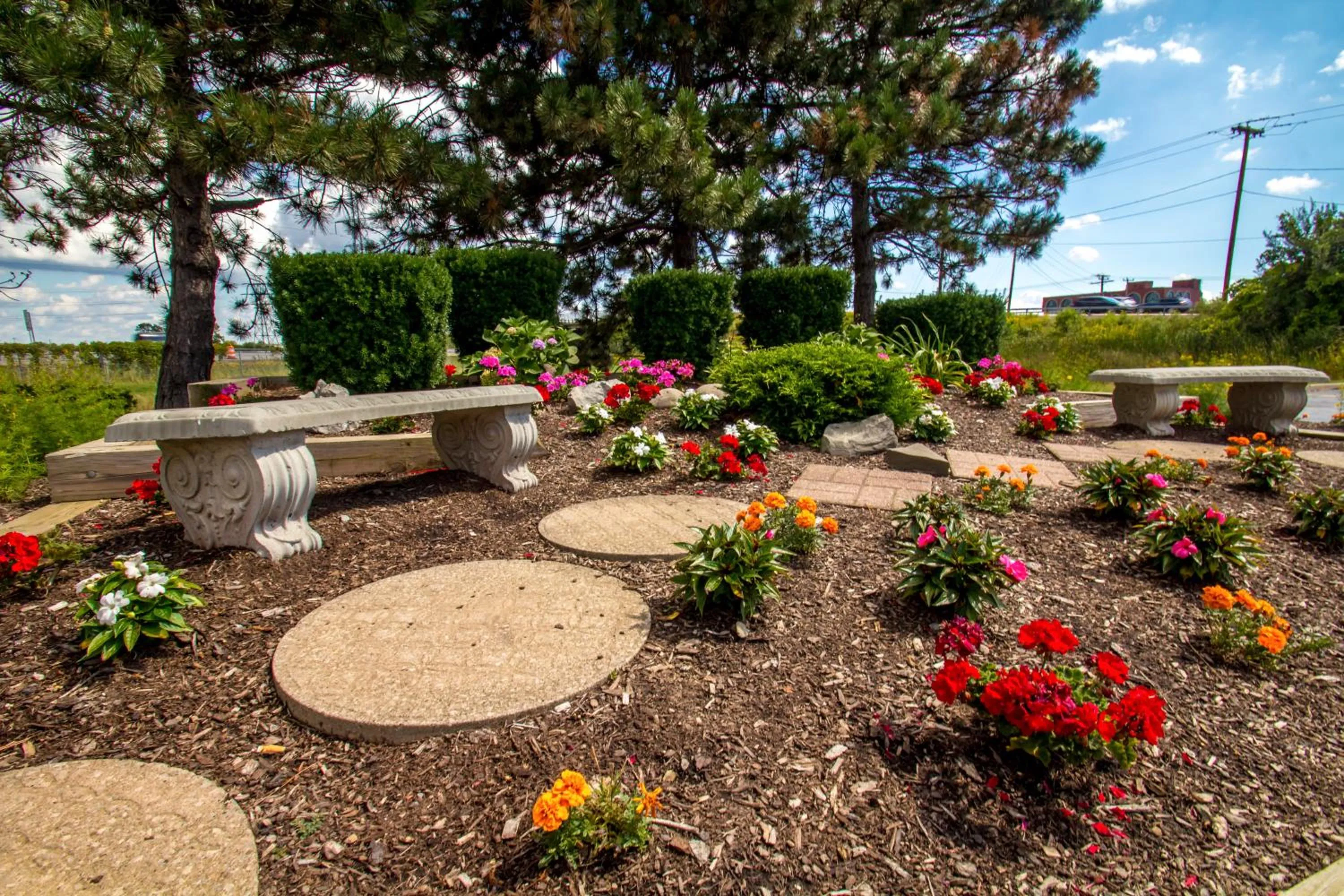 Garden in Motel 6-Amherst, NY - Buffalo