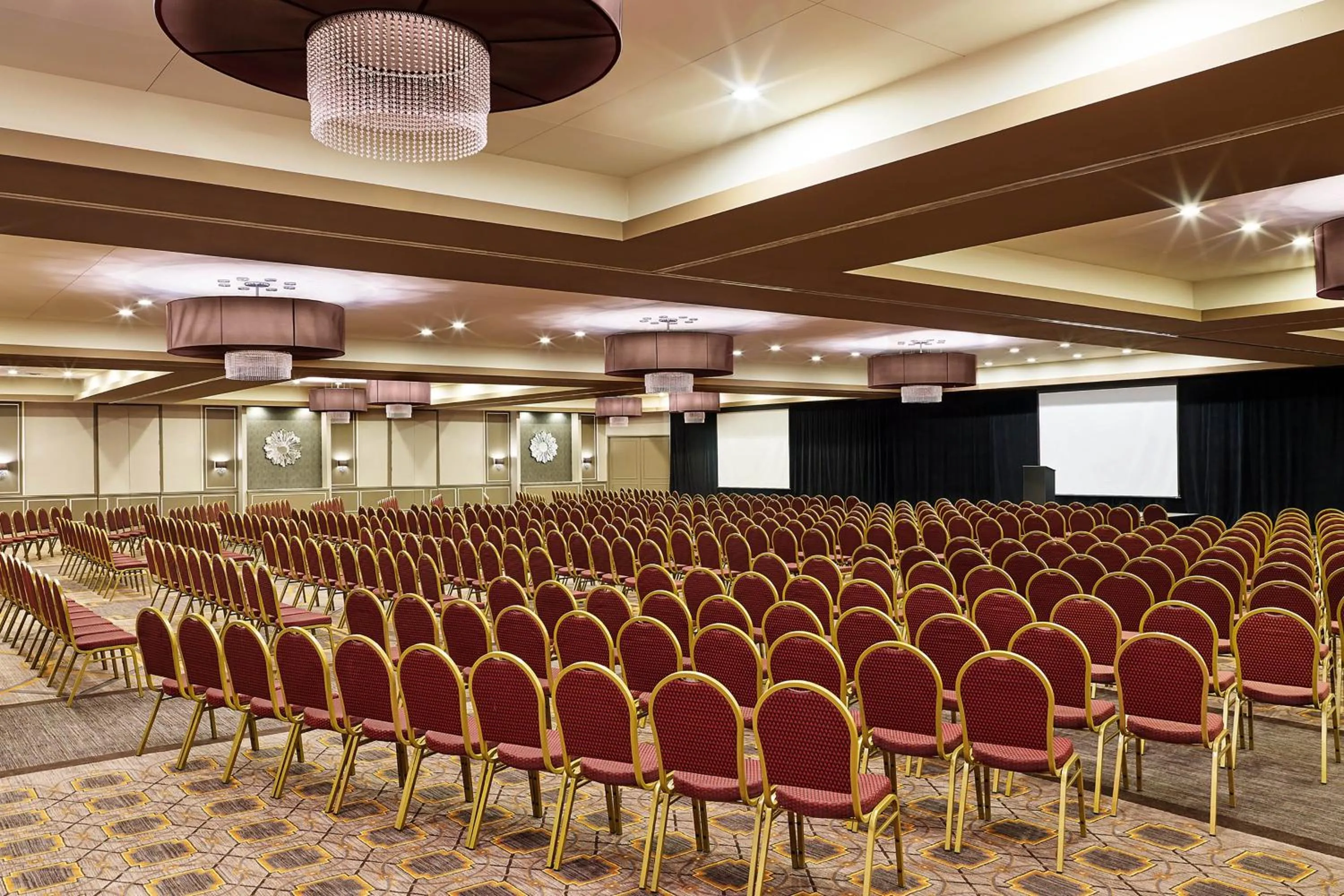 Meeting/conference room in Sheraton Lisle Naperville Hotel