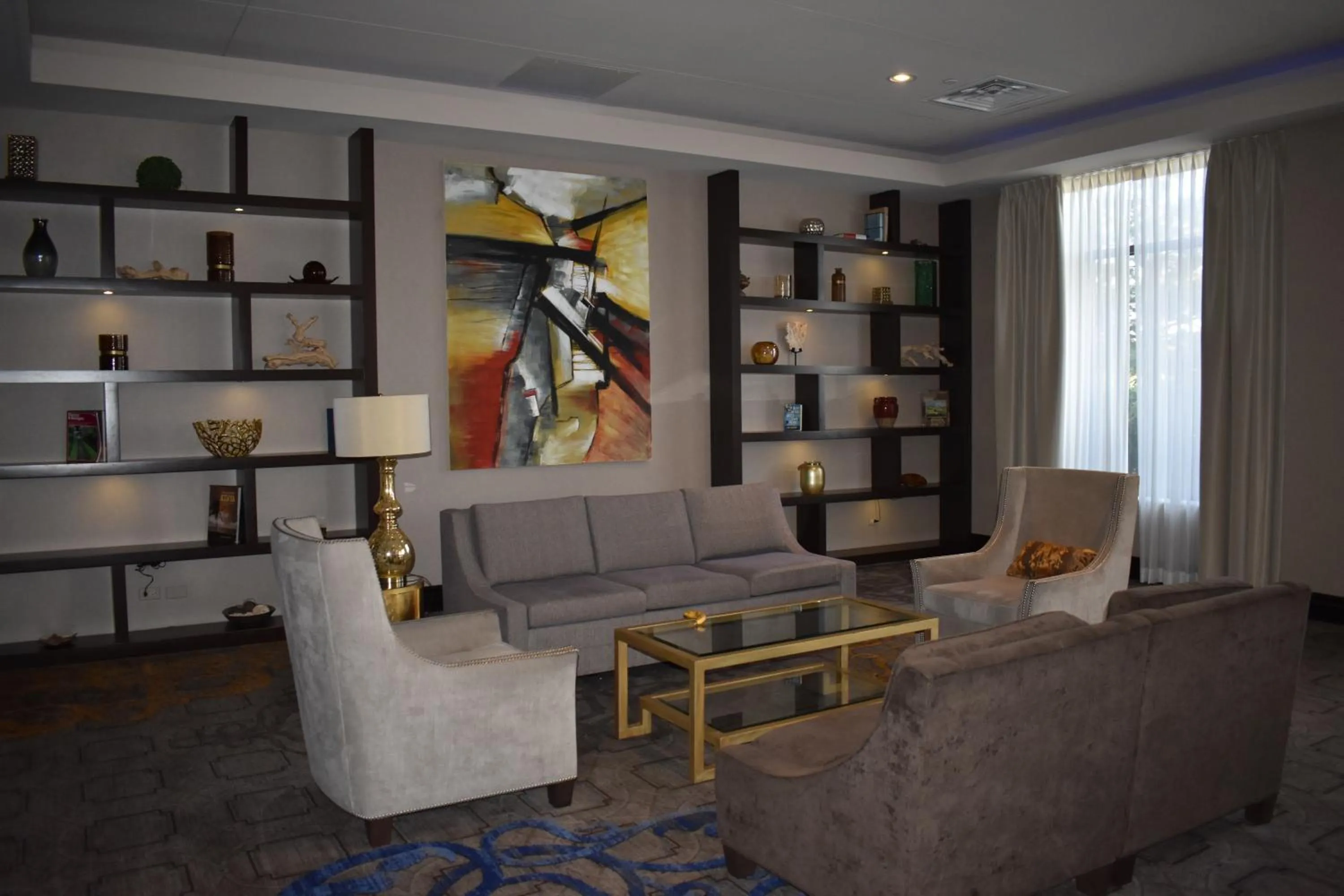 Lobby or reception in Sheraton Lisle Naperville Hotel