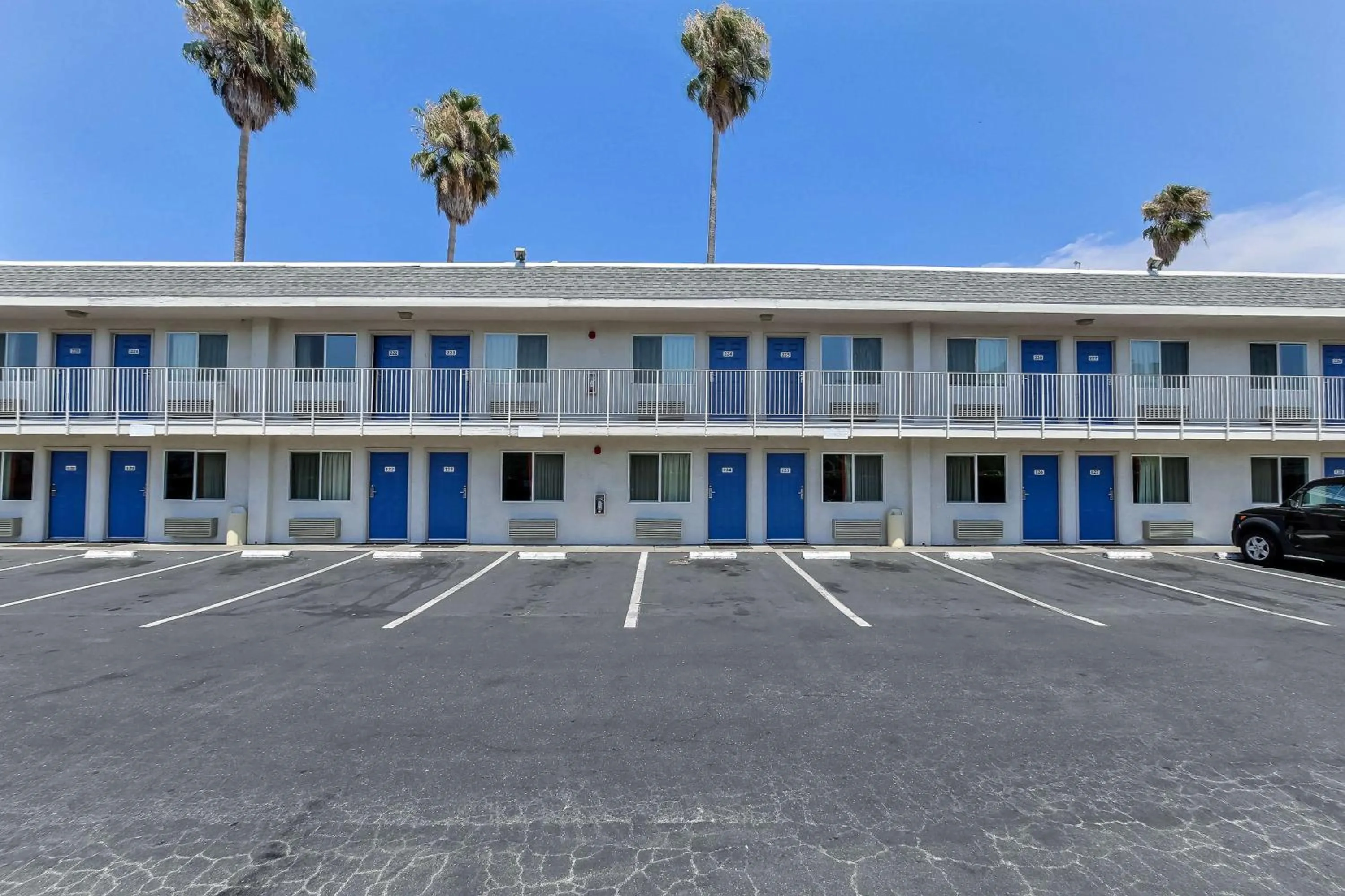 Property building in Motel 6-Pleasanton, CA