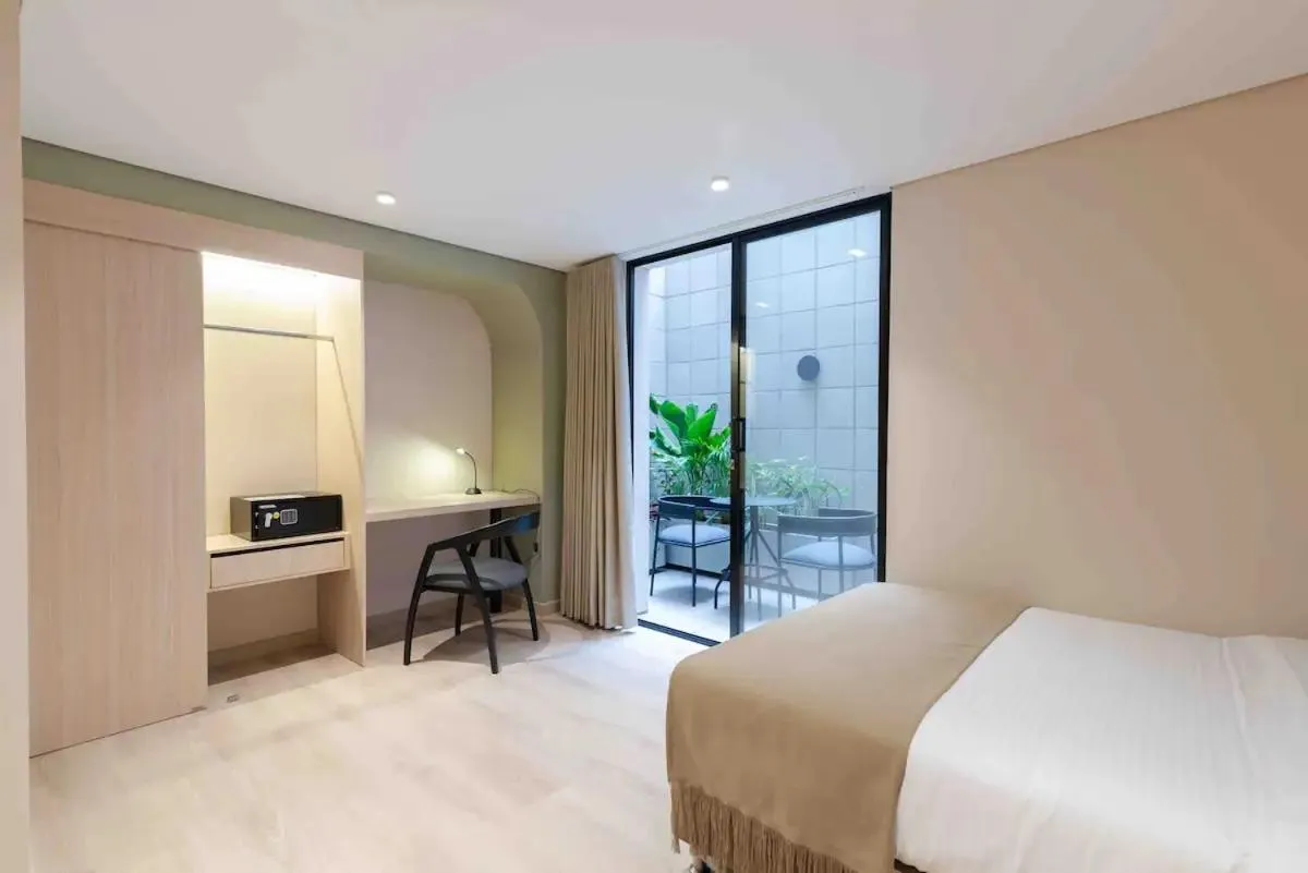 Bed in Hotel Lincoln