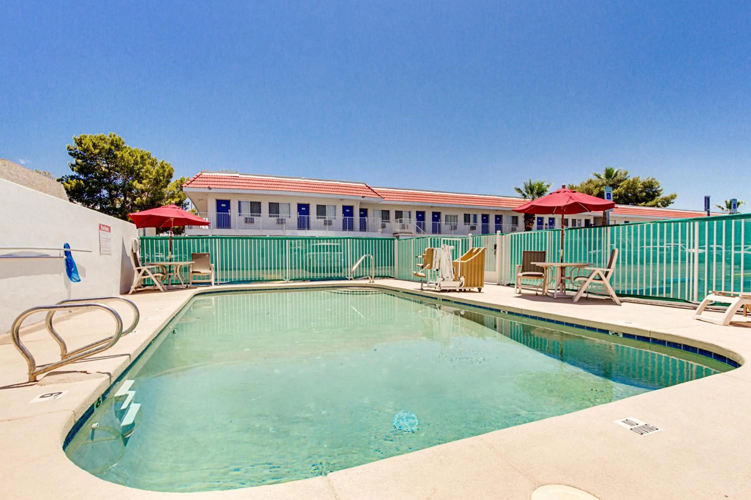 Swimming pool in Motel 6-Tempe, AZ - Scottsdale South