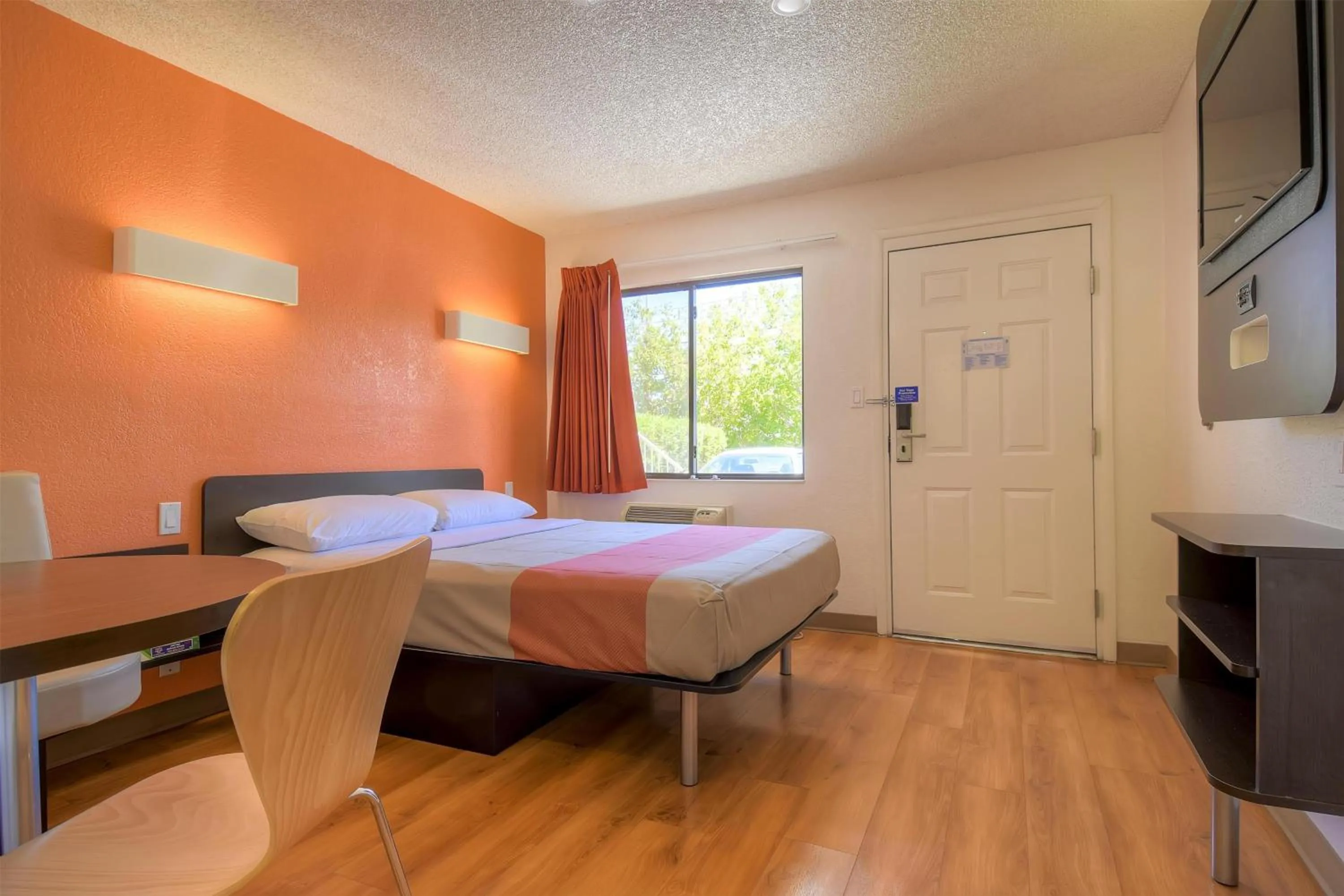 Bedroom, Bed in Motel 6 Las Vegas, NV – I-15 Stadium