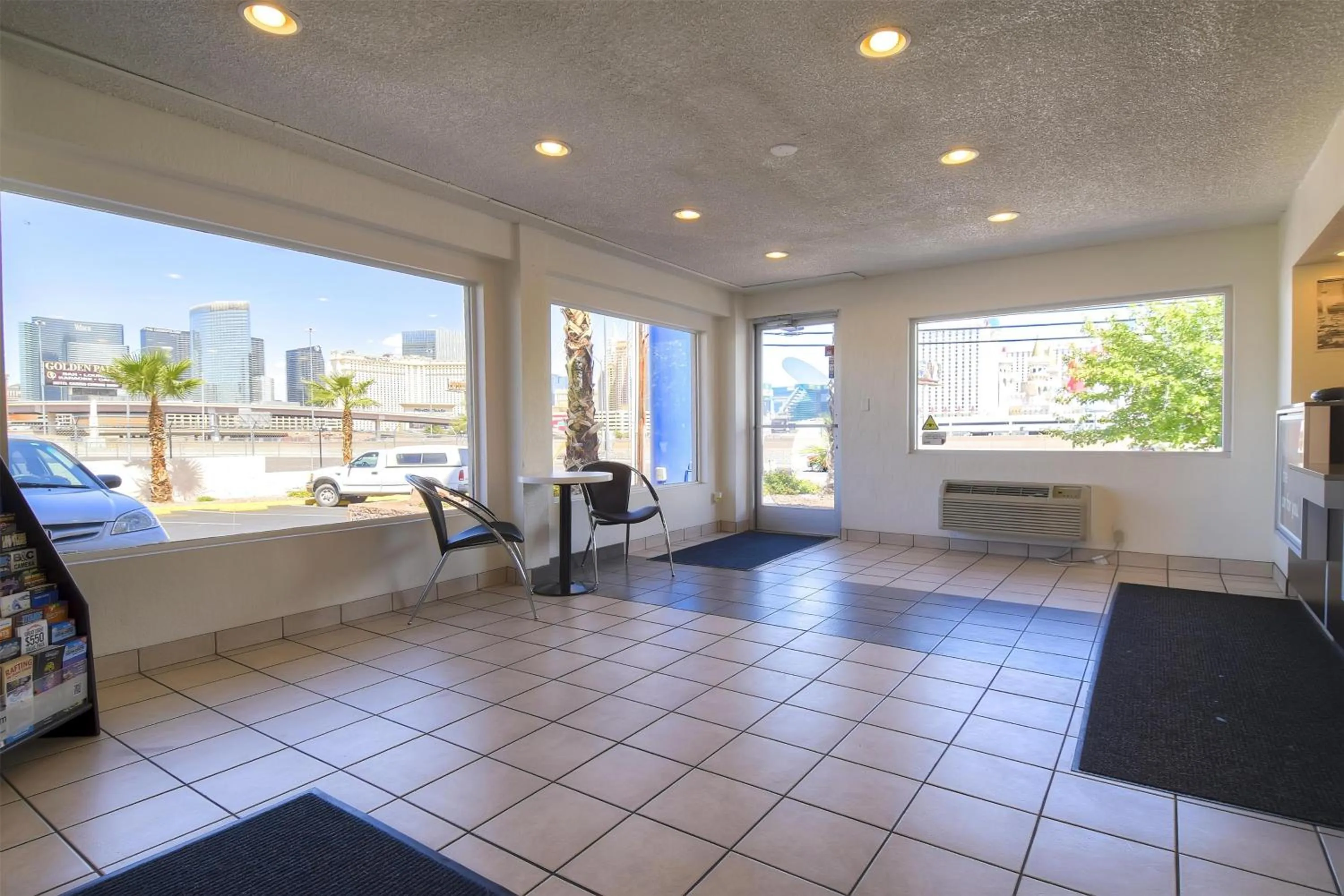 Lobby or reception in Motel 6 Las Vegas, NV – I-15 Stadium