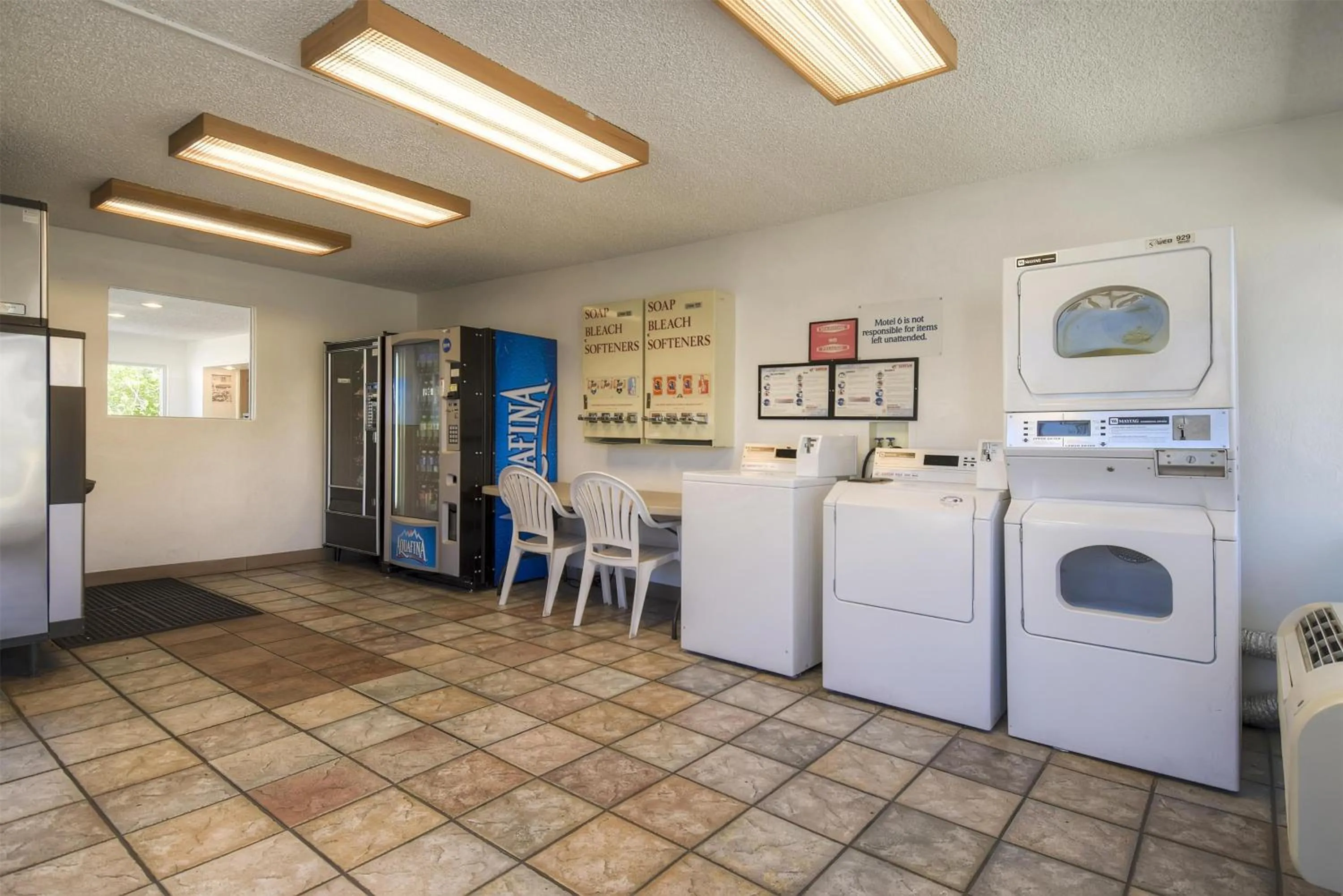 Property building in Motel 6 Las Vegas, NV – I-15 Stadium