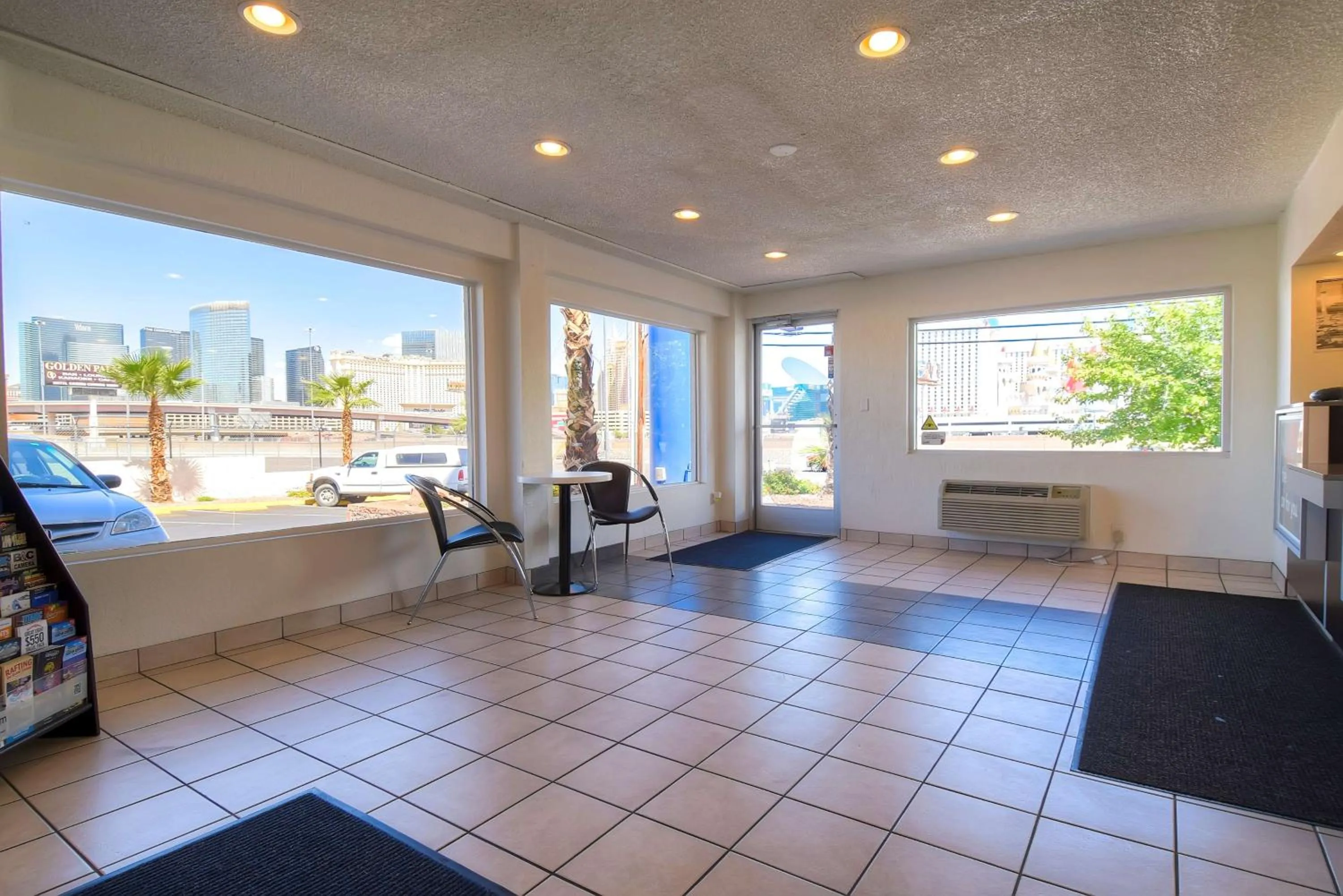 Day in Motel 6 Las Vegas, NV – I-15 Stadium