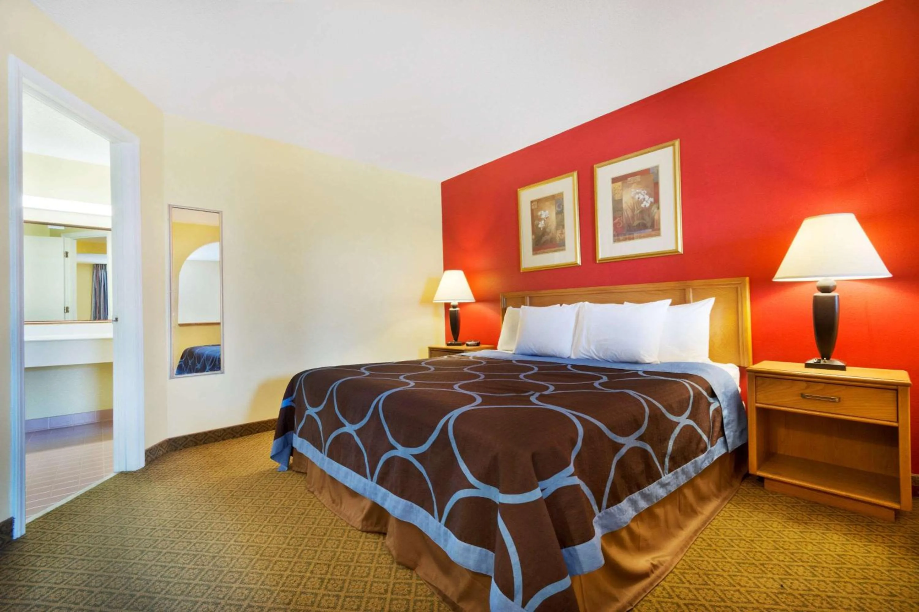 On site, Bed in Super 8 by Wyndham Lancaster