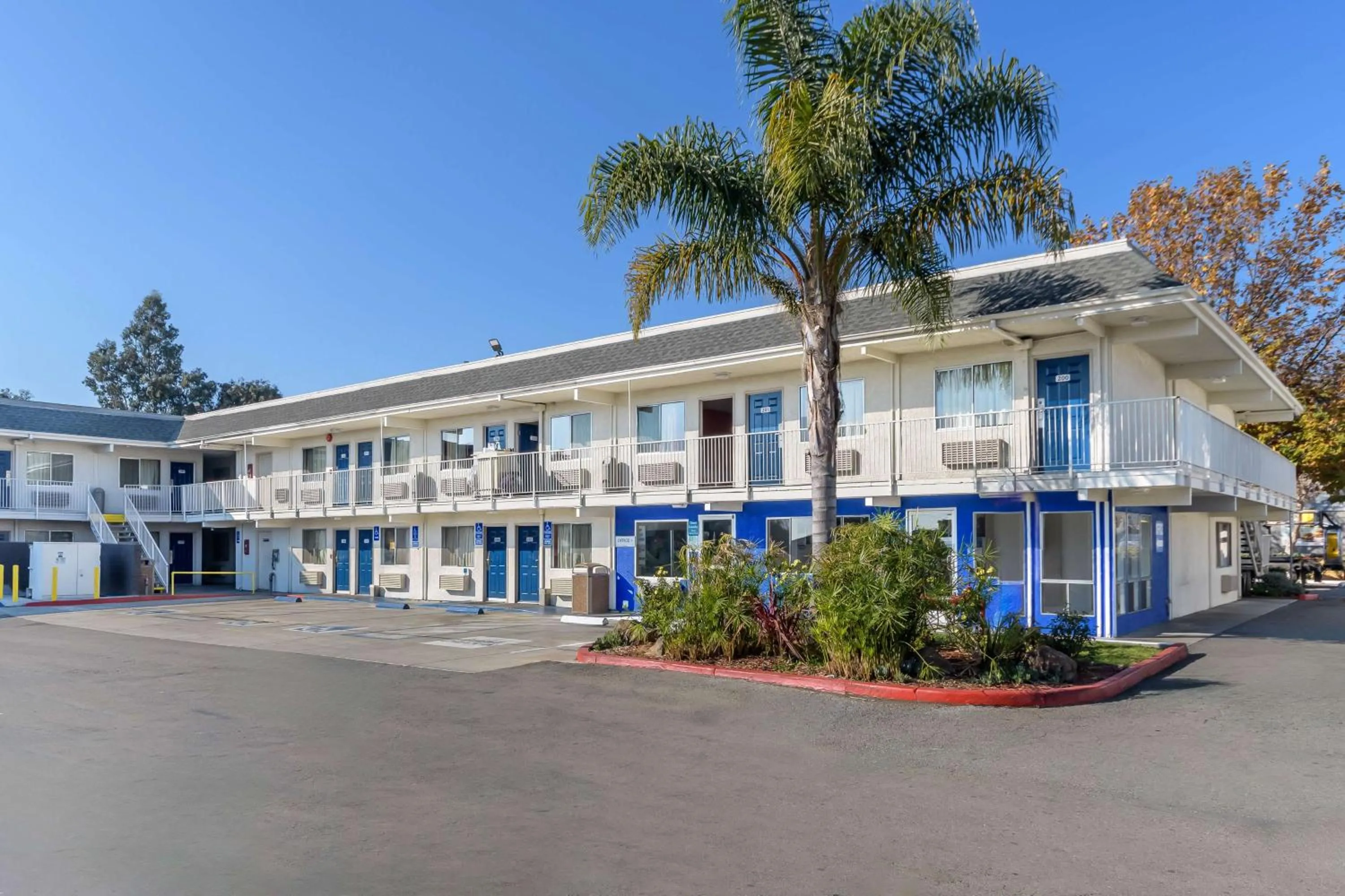 Property building in Motel 6 Hayward, CA- Silicon Valley Gateway